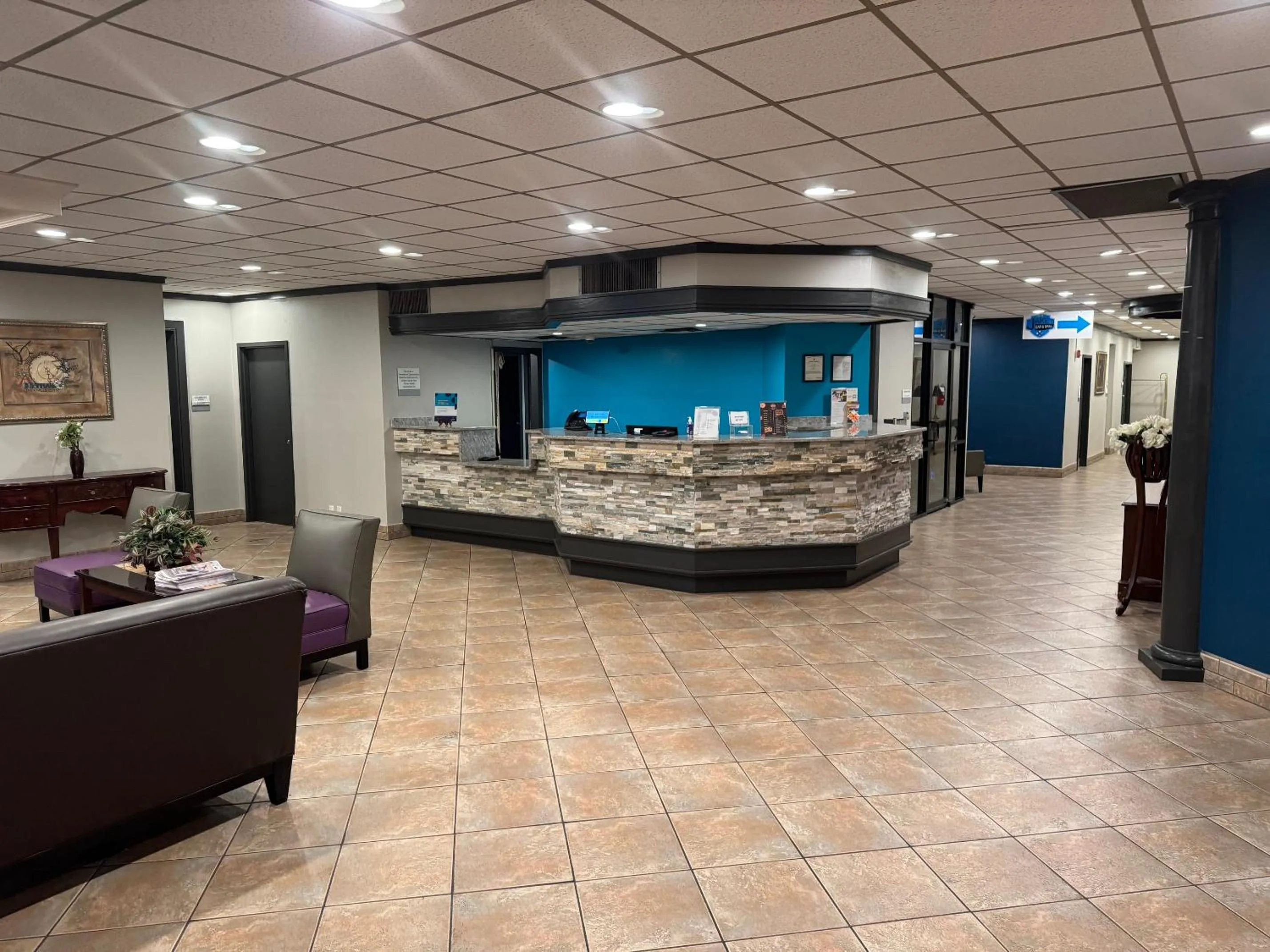 Lobby or reception in Clarion Inn & Suites Dothan South