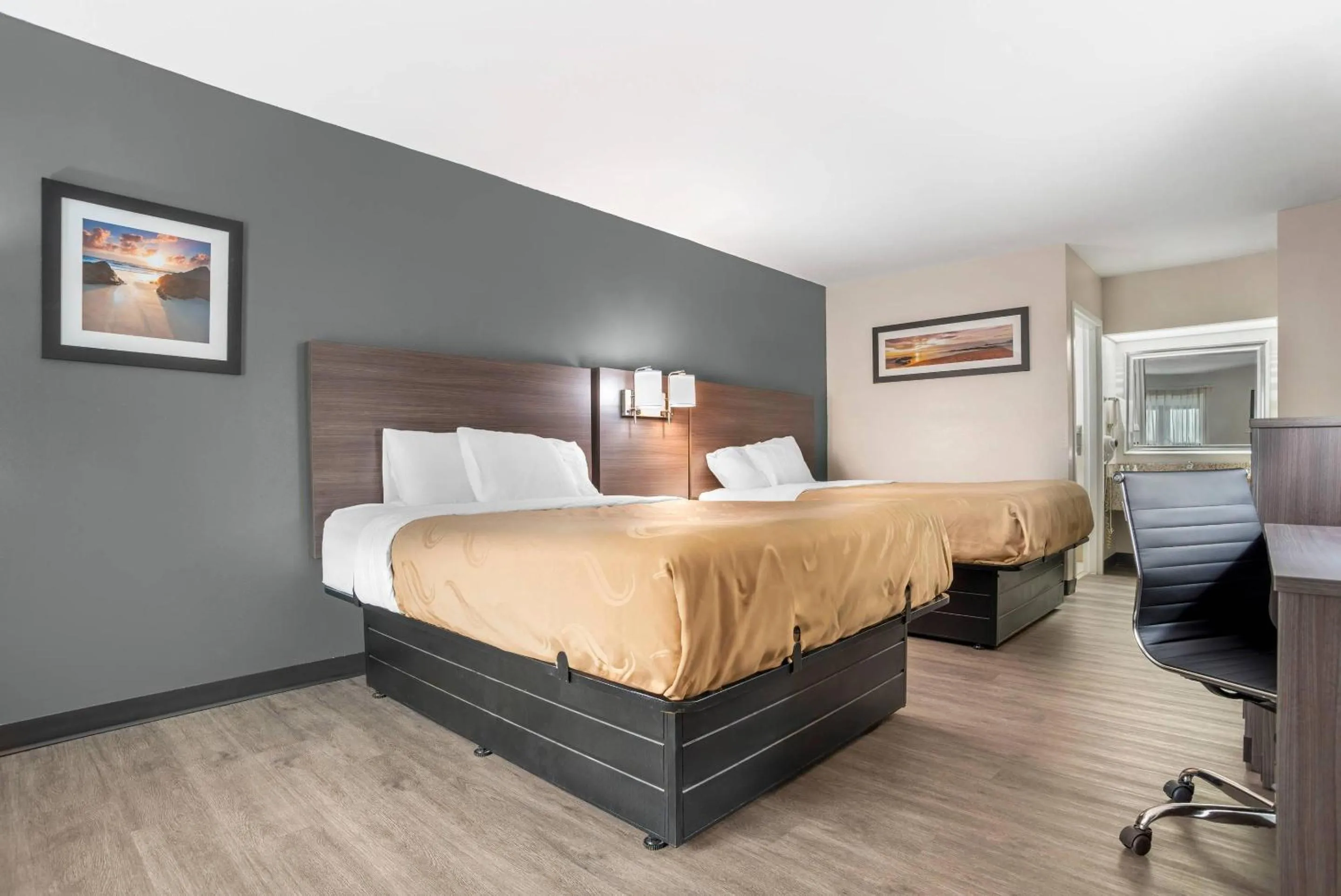 Bedroom, Bed in Quality Inn Foley - Gulf Shores North