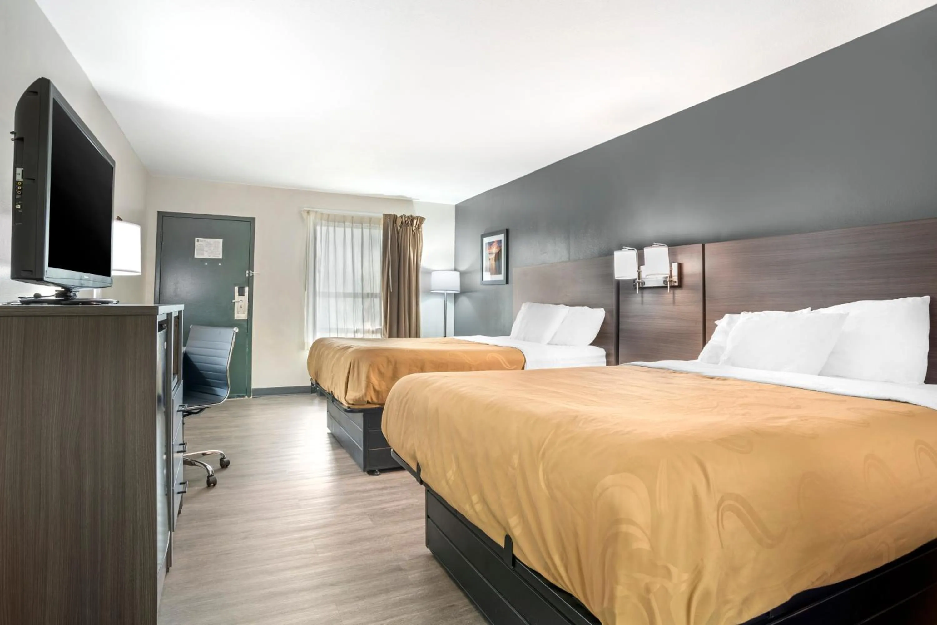 Bed in Quality Inn Foley - Gulf Shores North