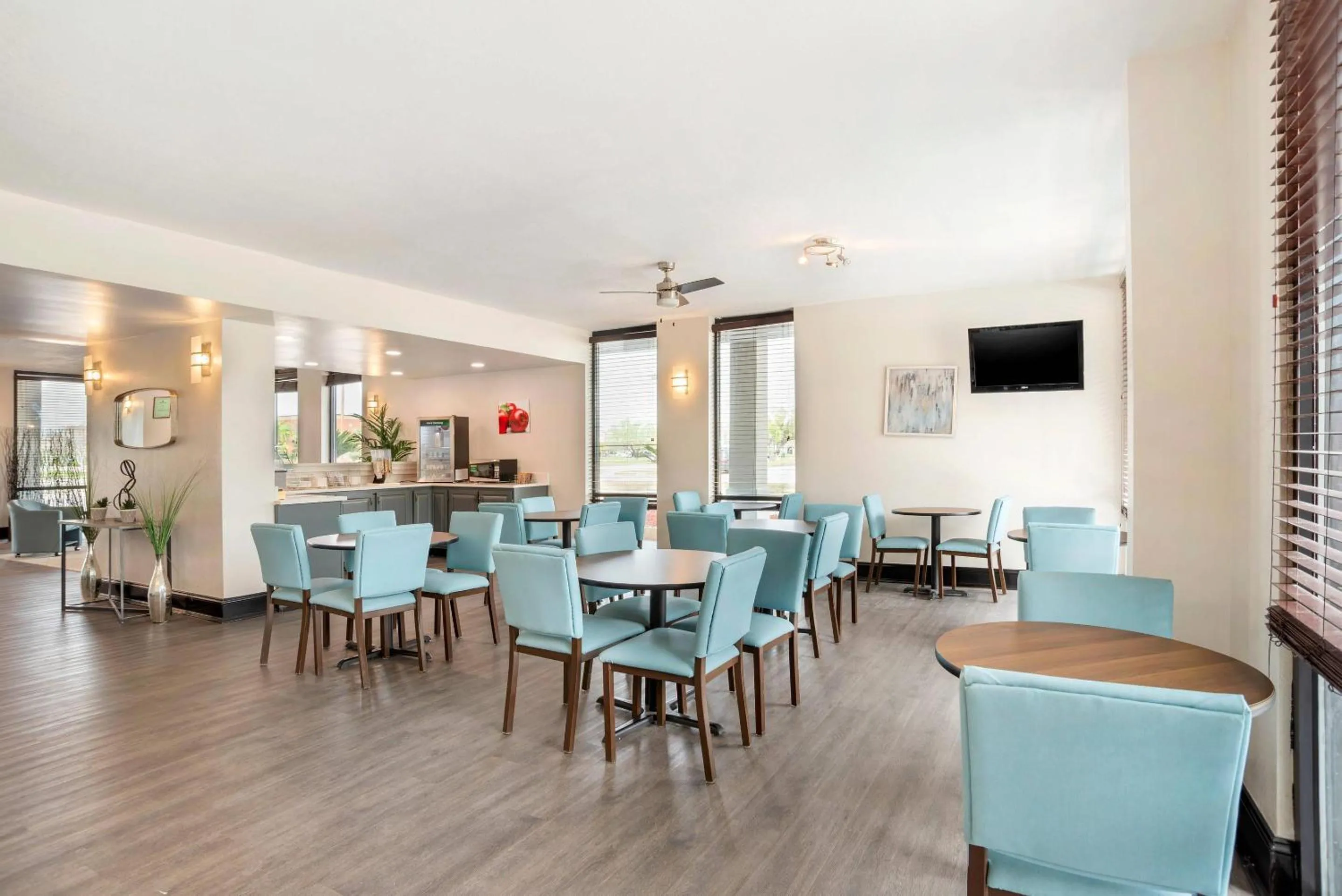 Breakfast in Quality Inn Foley - Gulf Shores North