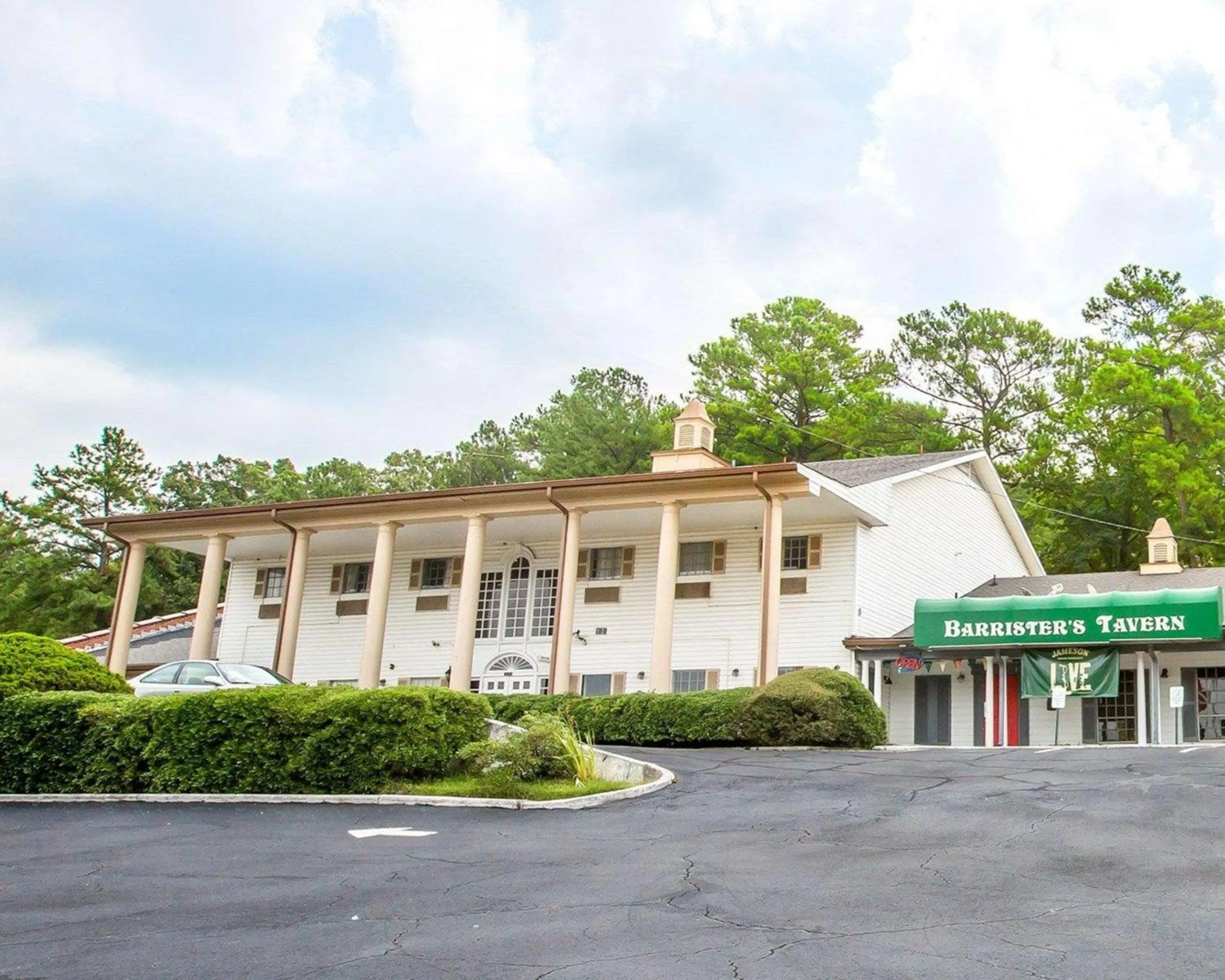 Property building in Econo Lodge Birmingham - Hoover