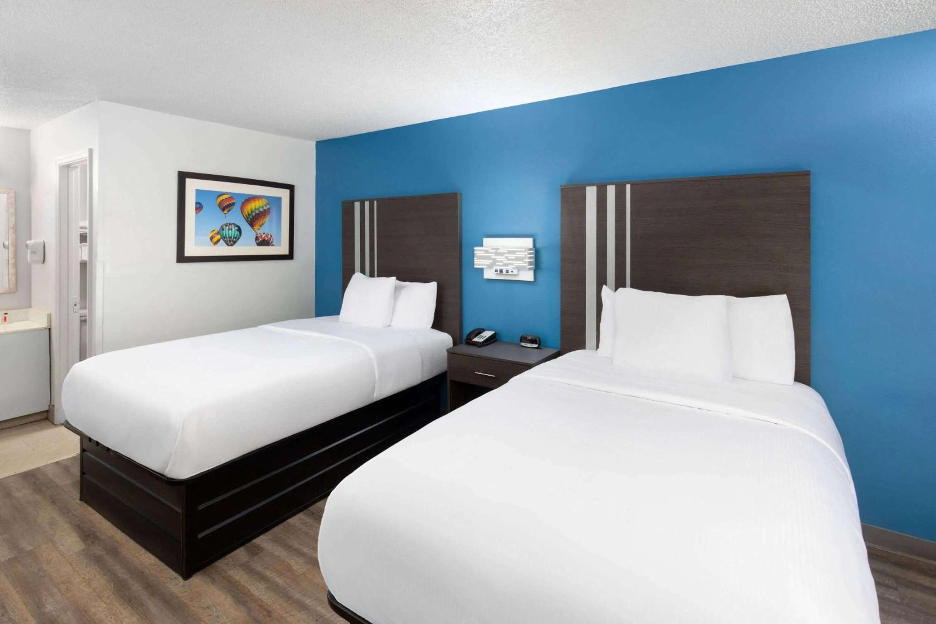 Photo of the whole room, Bed in Baymont by Wyndham Selma