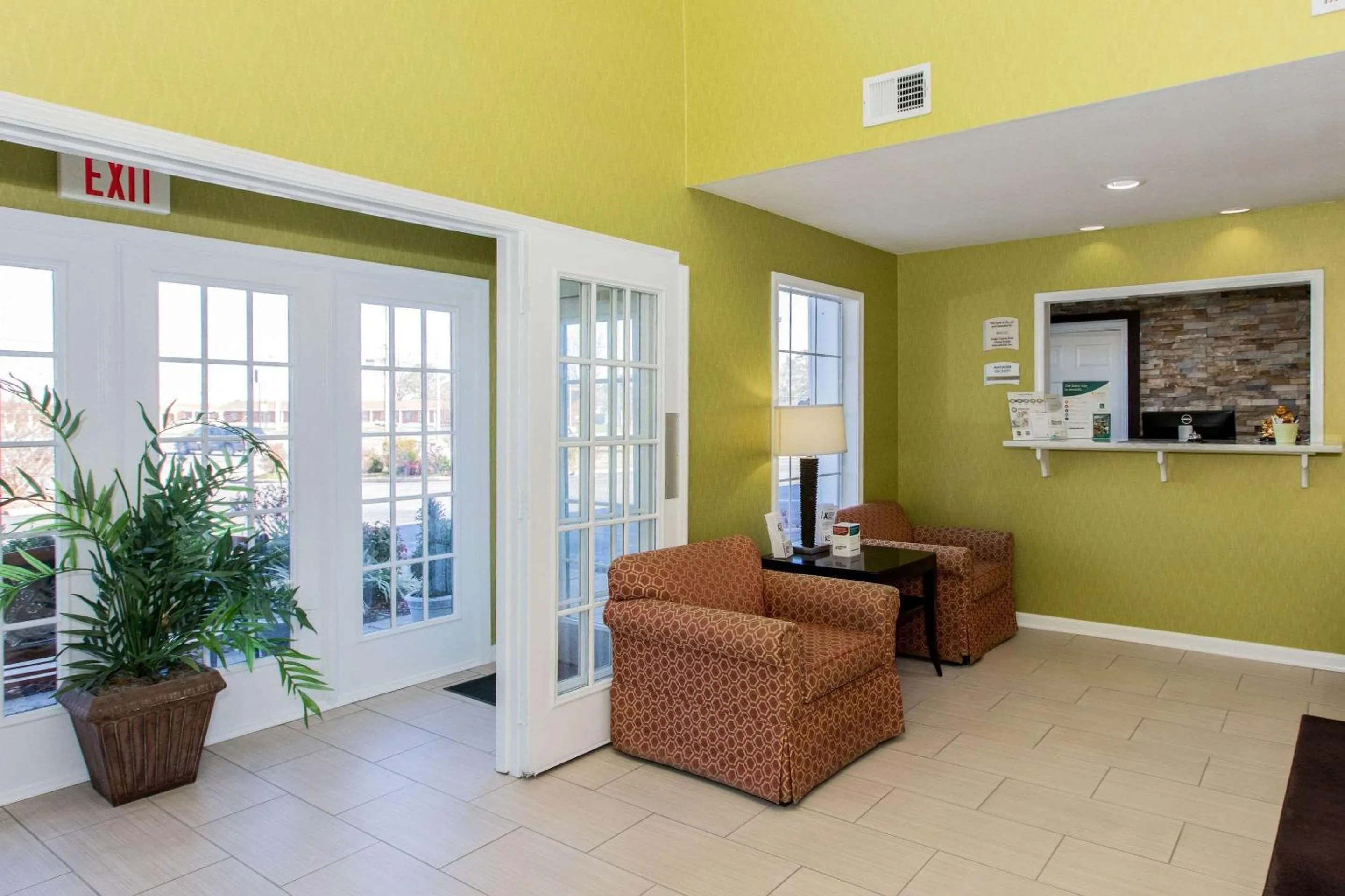 Lobby or reception in Quality Inn Albertville US 431