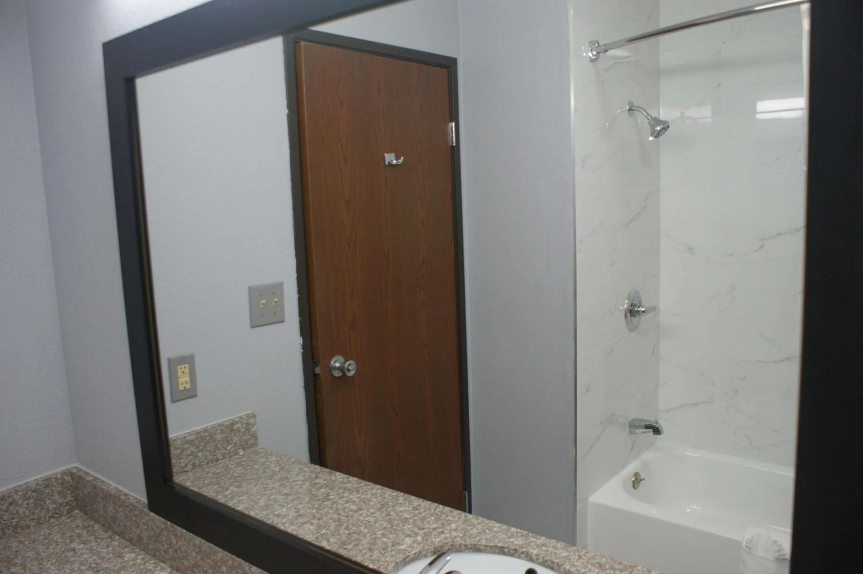 Bathroom in Sonesta Essential Van Buren-Fort Smith