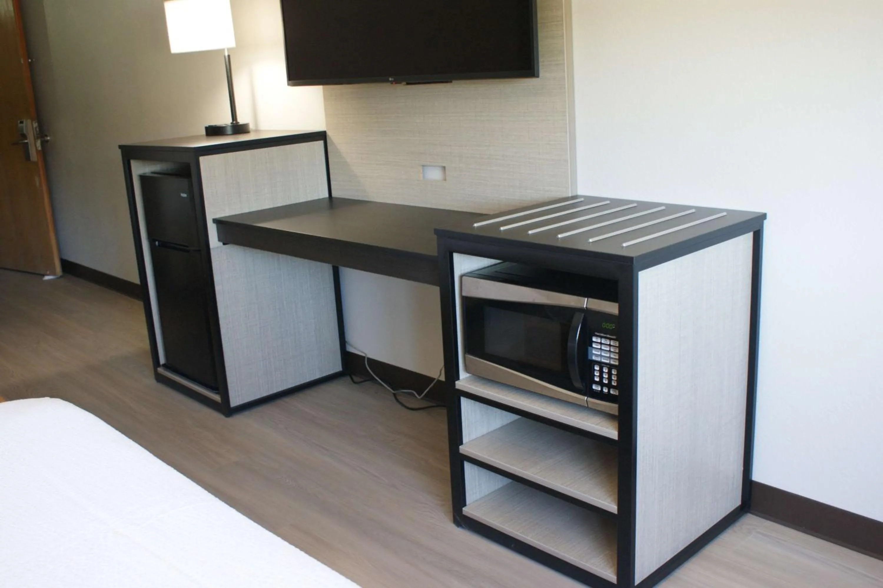 Bedroom in Sonesta Essential Van Buren-Fort Smith