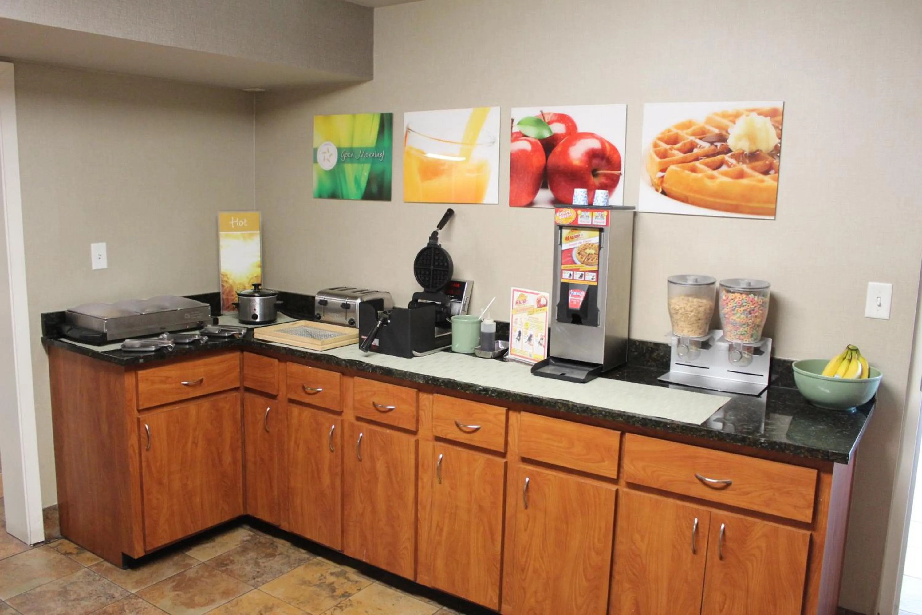 Continental breakfast in Quality Inn Conway - Greenbrier