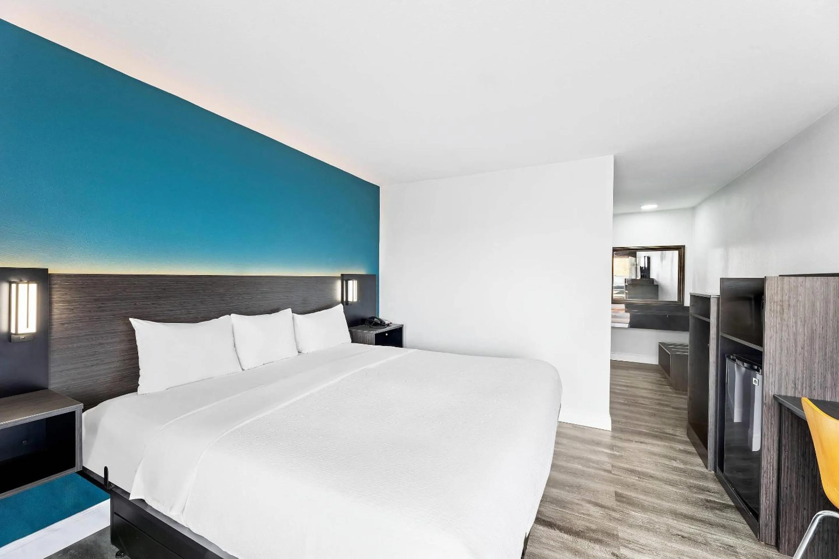 Bedroom, Bed in Rodeway Inn West Memphis