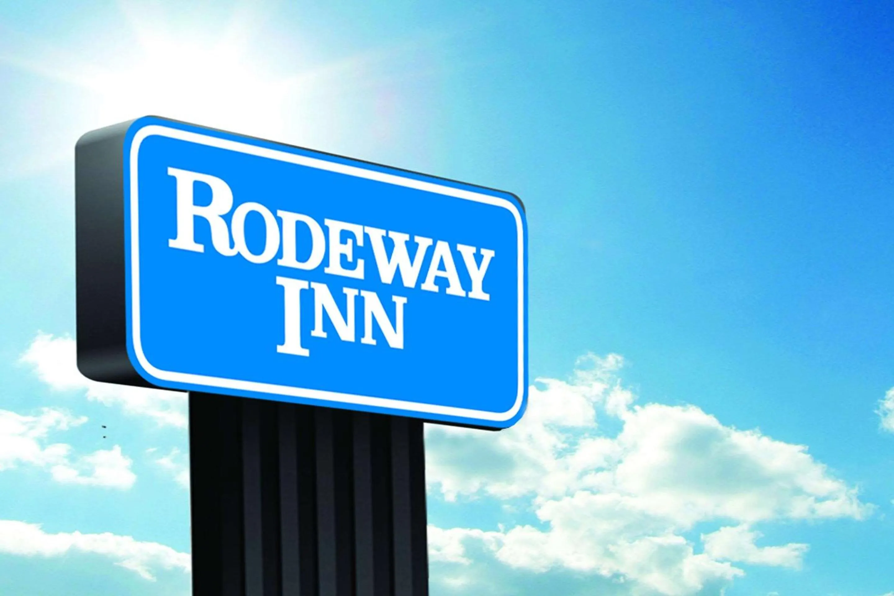 Property building in Rodeway Inn West Memphis