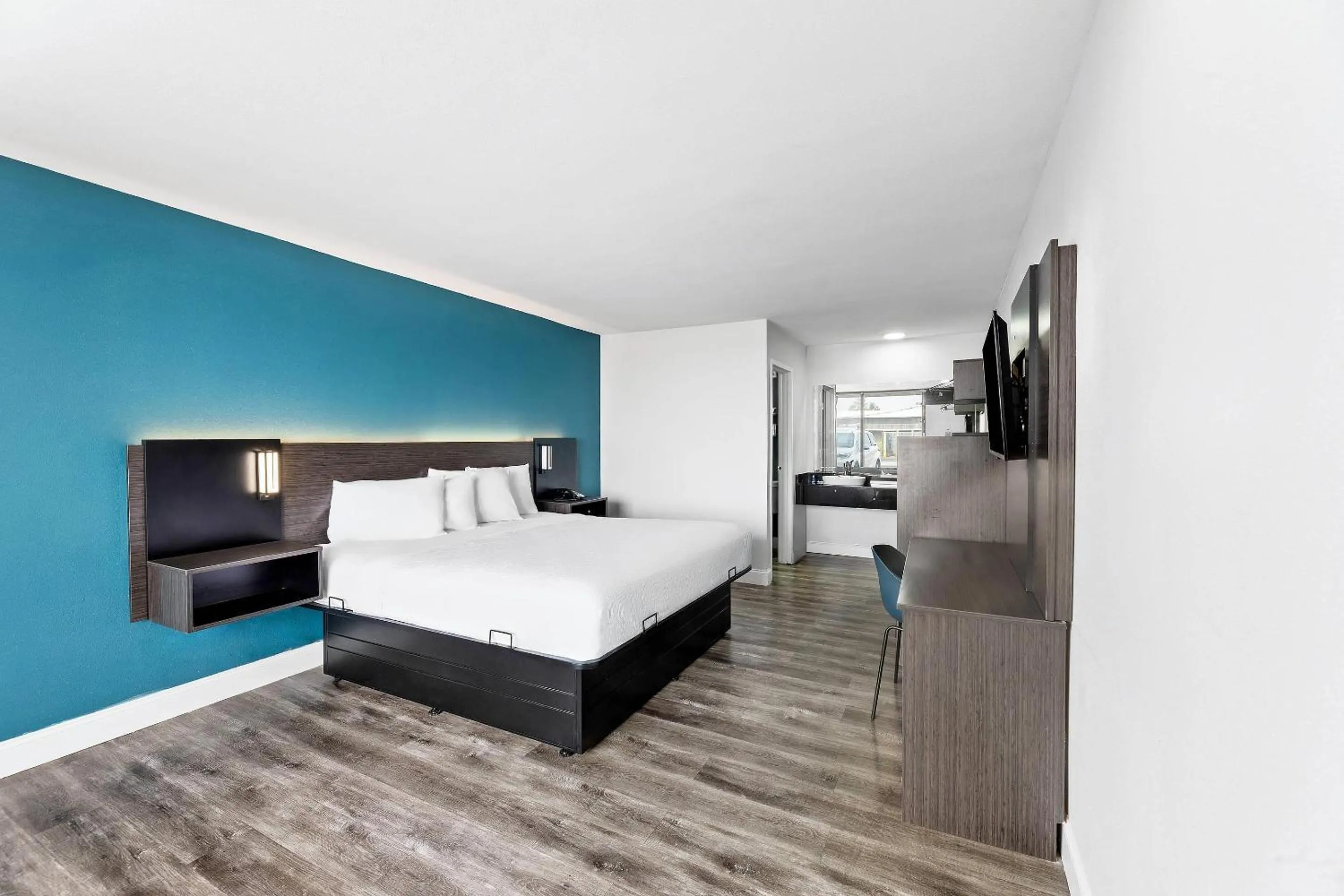 Bedroom, Bed in Rodeway Inn West Memphis