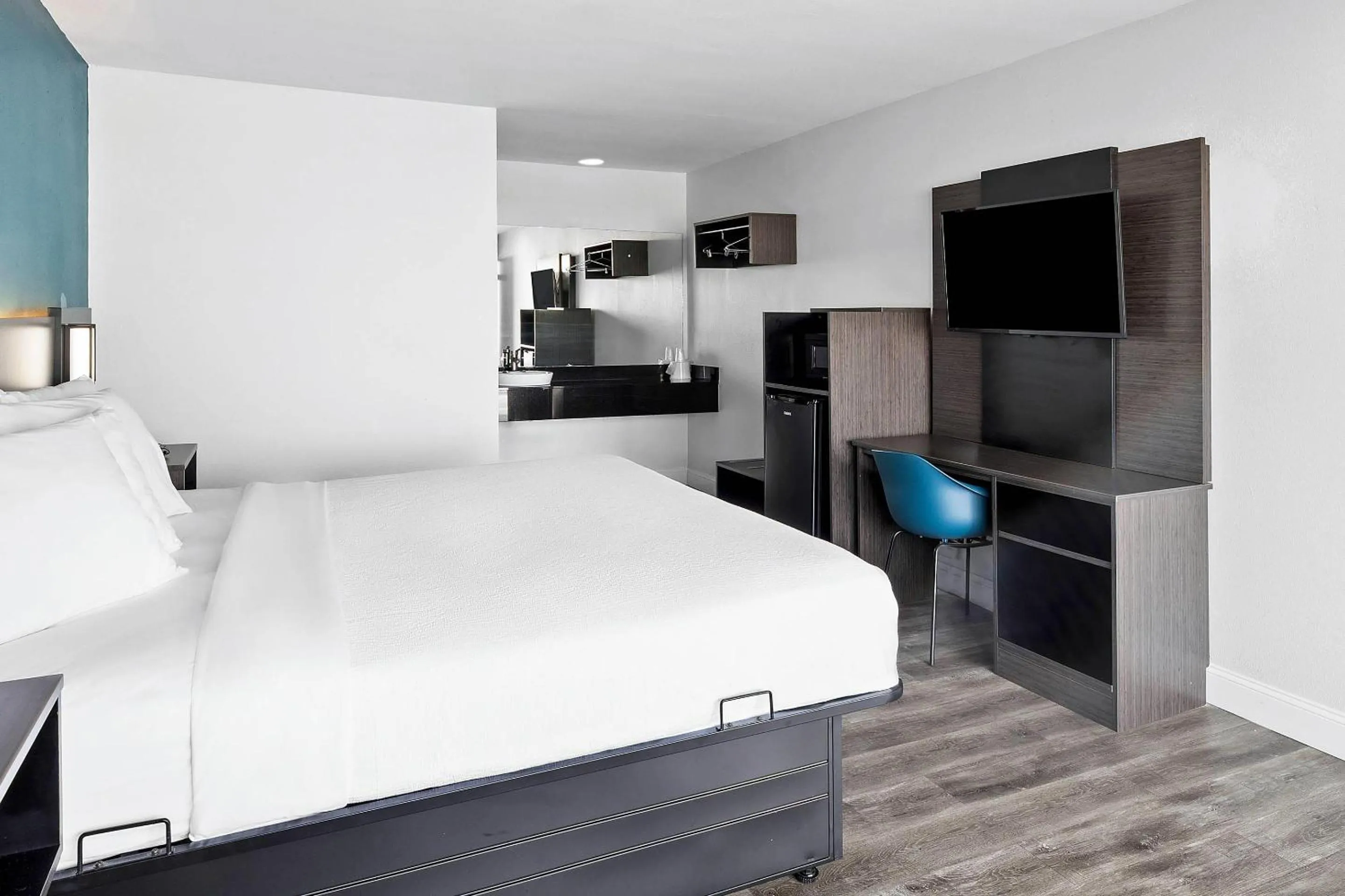 Bedroom, Bed in Rodeway Inn West Memphis