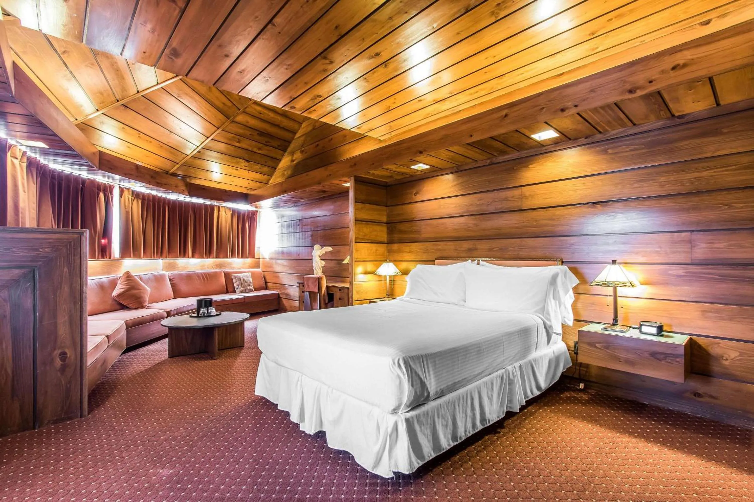 Bedroom, Bed in Inn at the Mill, an Ascend Collection Hotel