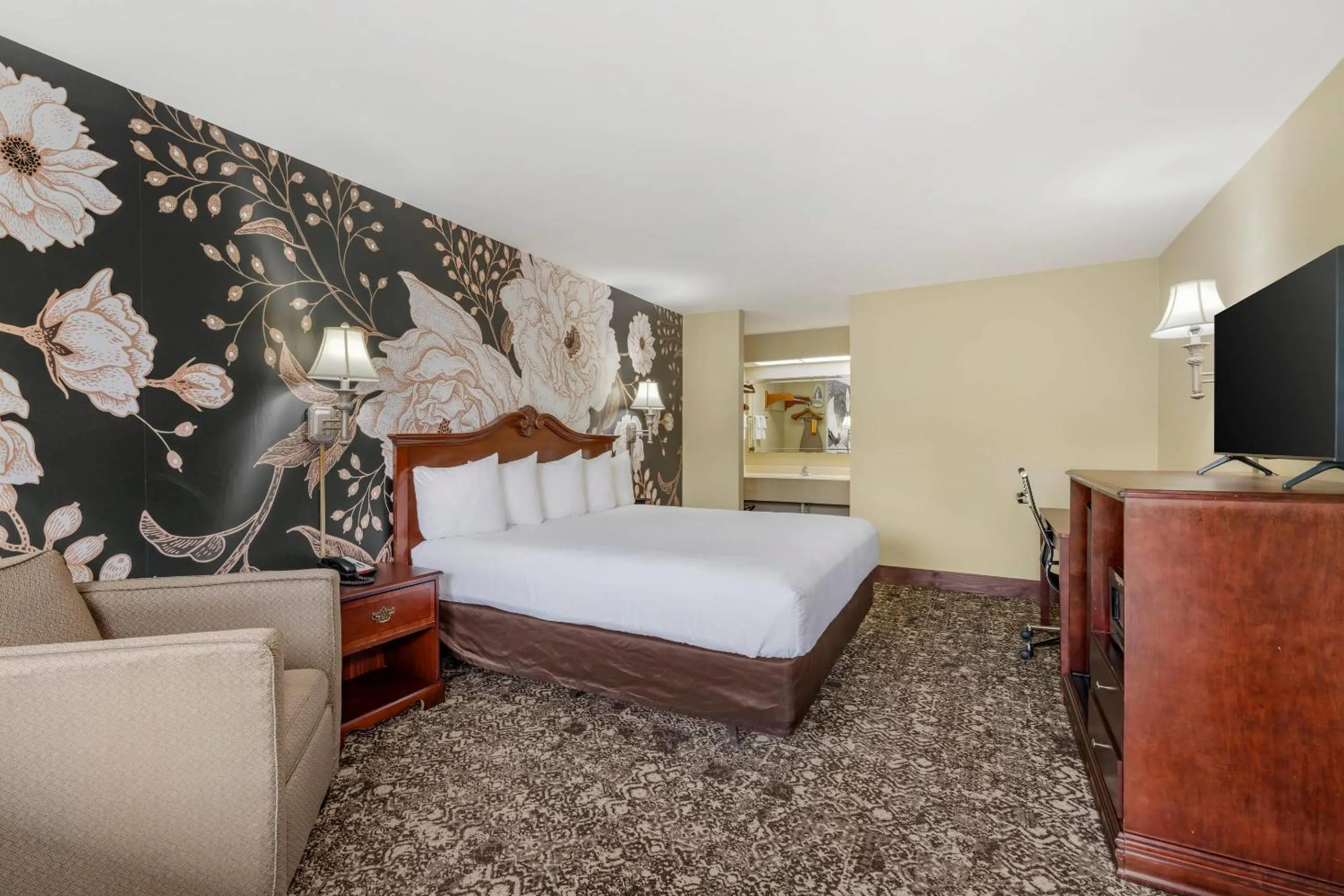 Bedroom, Bed in Quality Inn Eureka Springs South