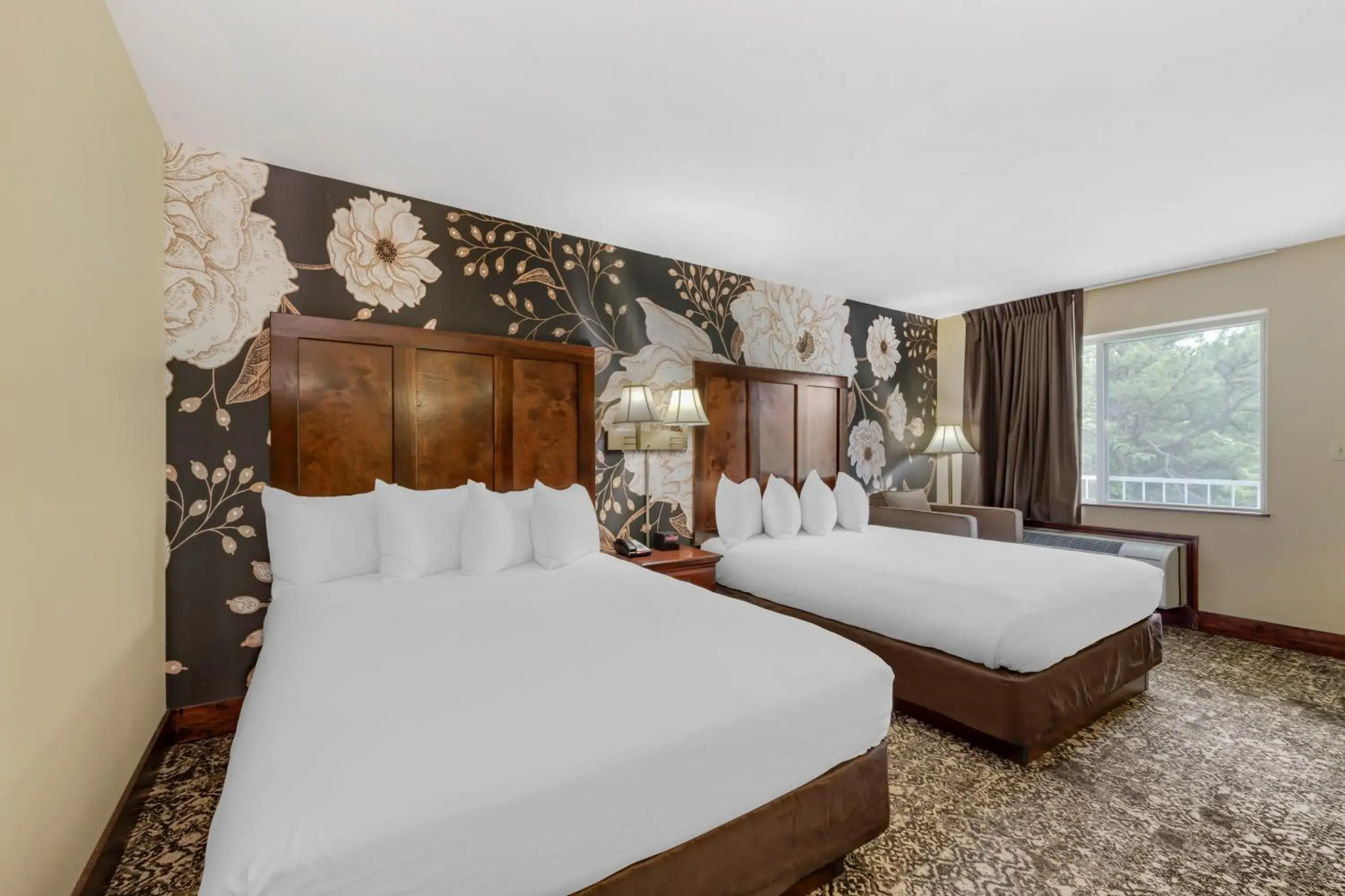 Queen Room with Two Queen Beds - Non-Smoking in Quality Inn Eureka Springs South Queen Room with Two Queen Beds - Non-Smoking in Quality Inn Eureka Springs South