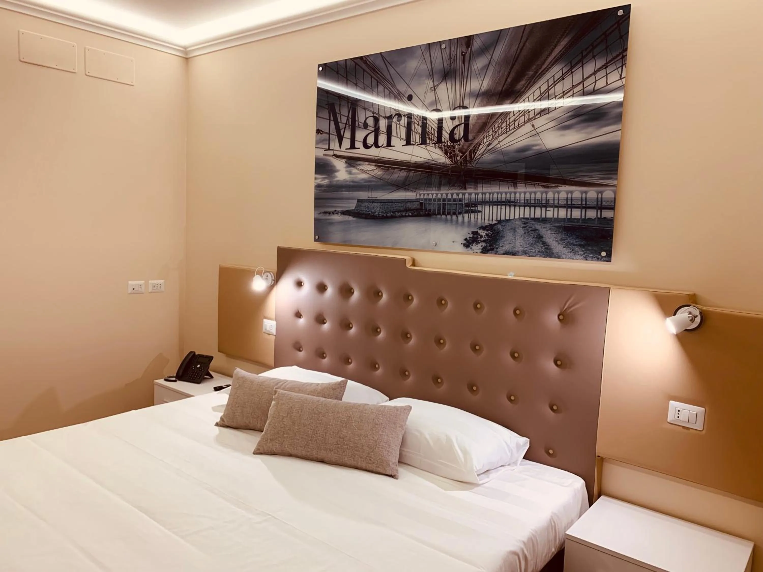 Bedroom, Bed in 7 Bell's House