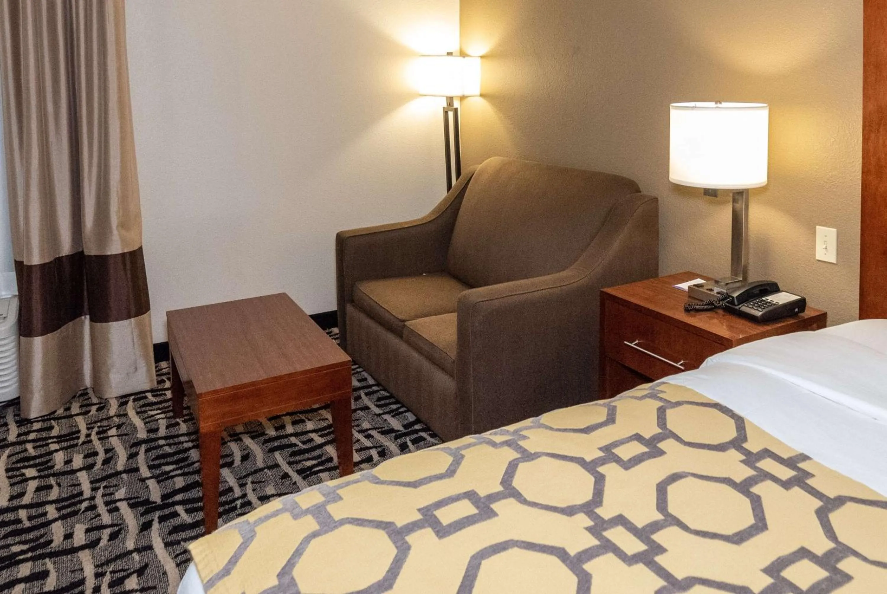 Photo of the whole room, Bed in Baymont by Wyndham Caddo Valley/Arkadelphia