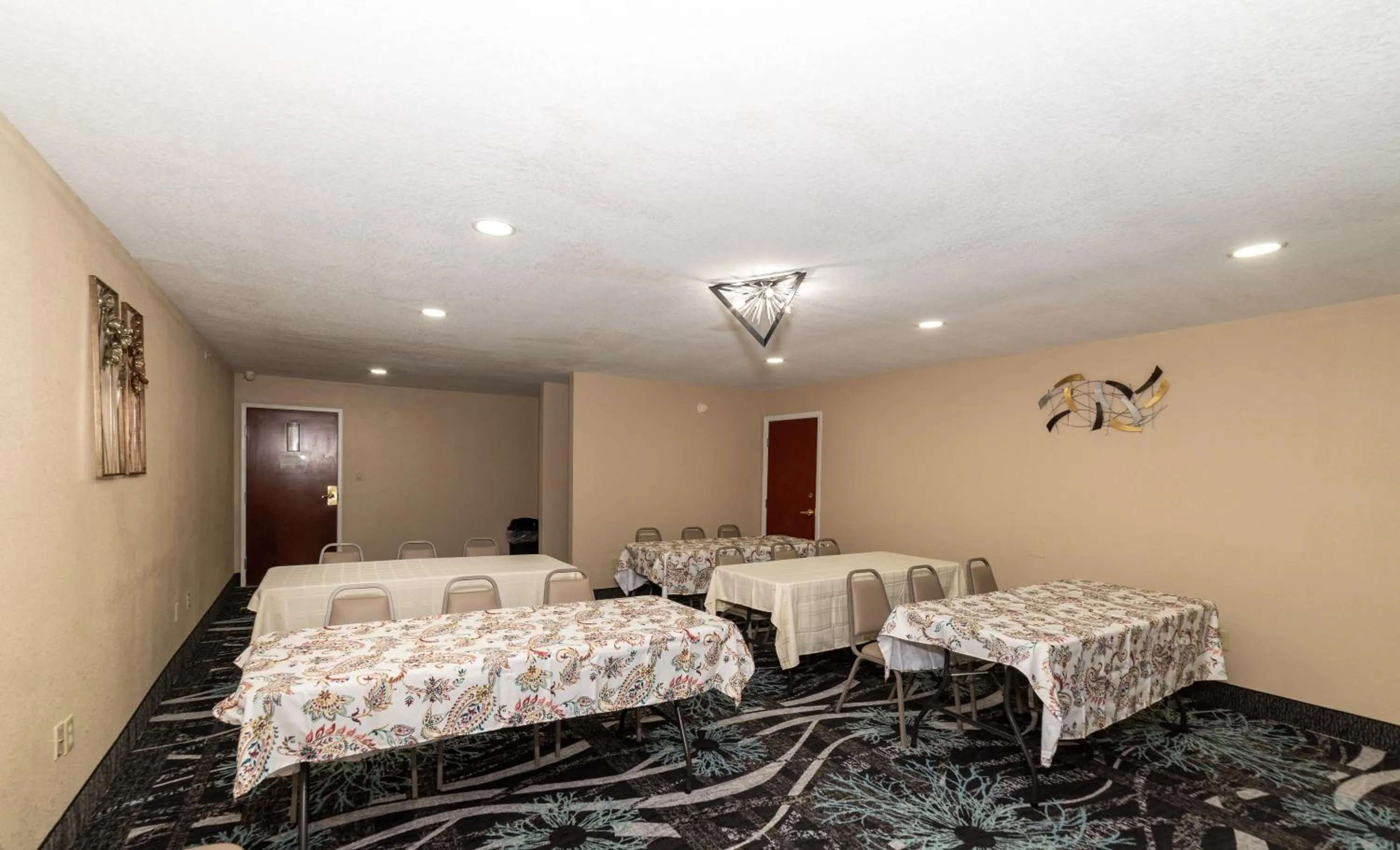 Meeting/conference room in Baymont by Wyndham Caddo Valley/Arkadelphia