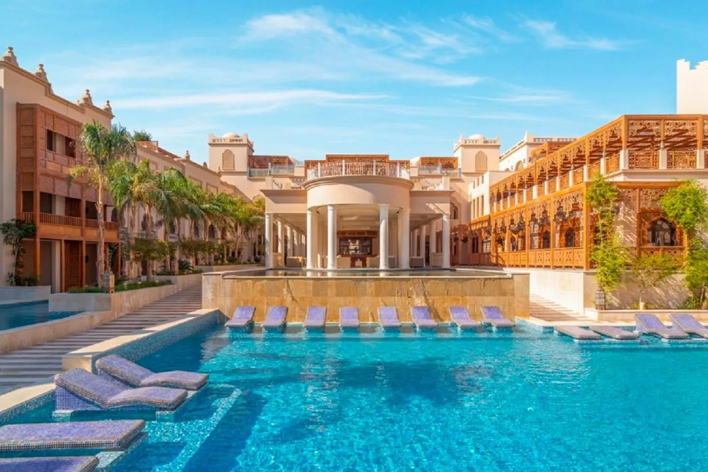 Swimming pool in Grand Palace - Couples only 18 years plus