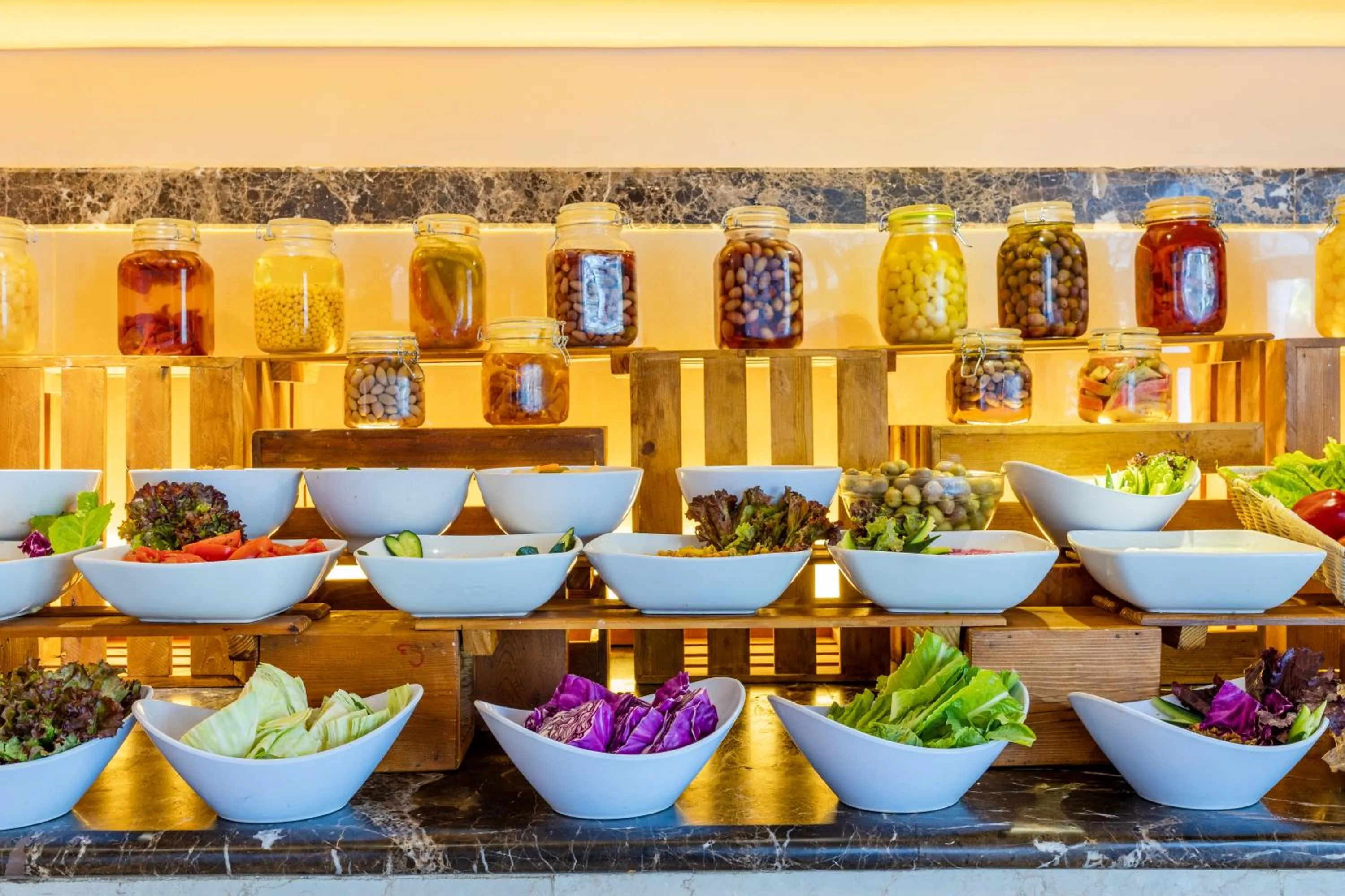 Restaurant/places to eat in Grand Palace - Couples only 18 years plus