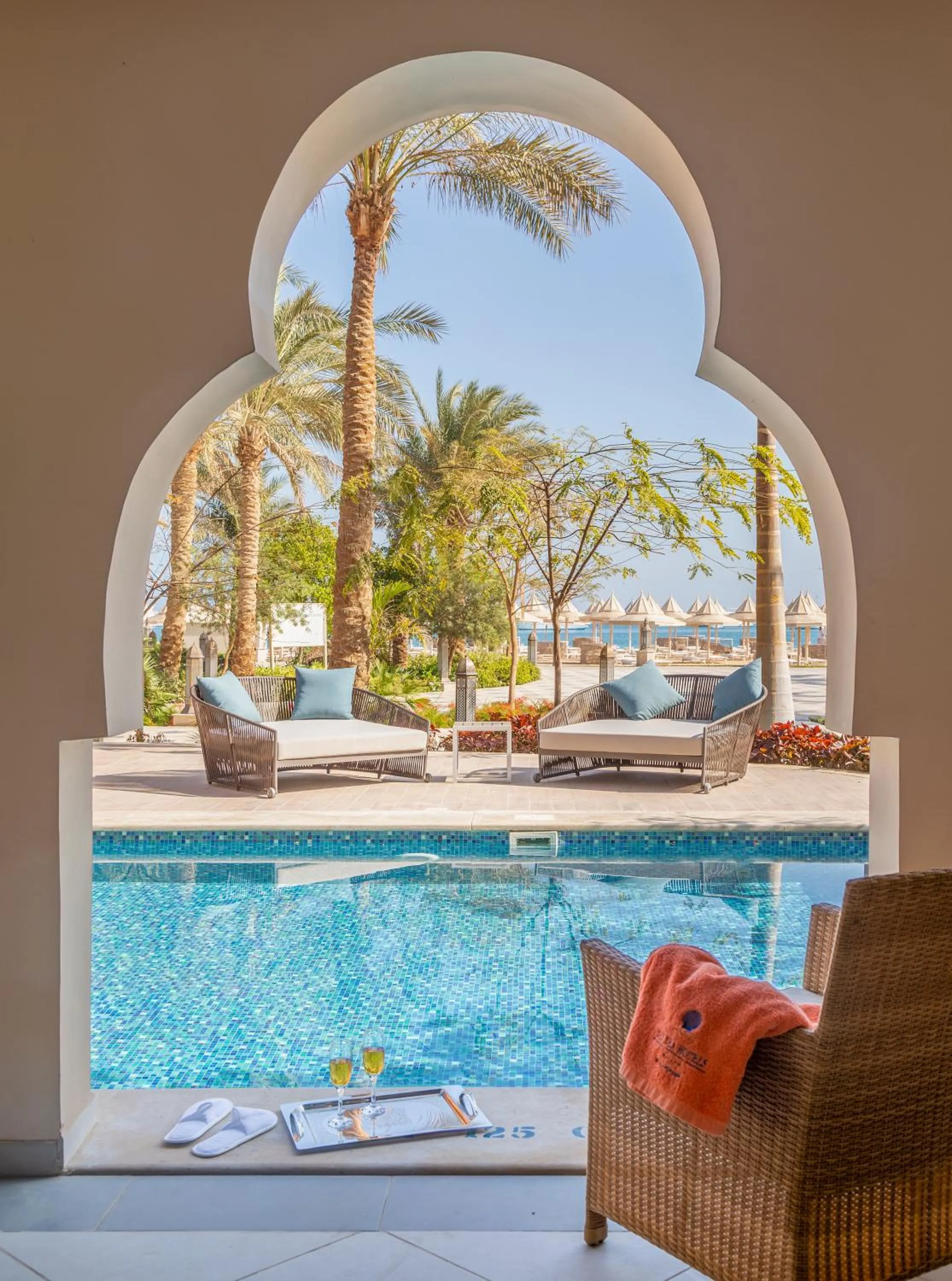 Property building in Grand Palace - Couples only 18 years plus