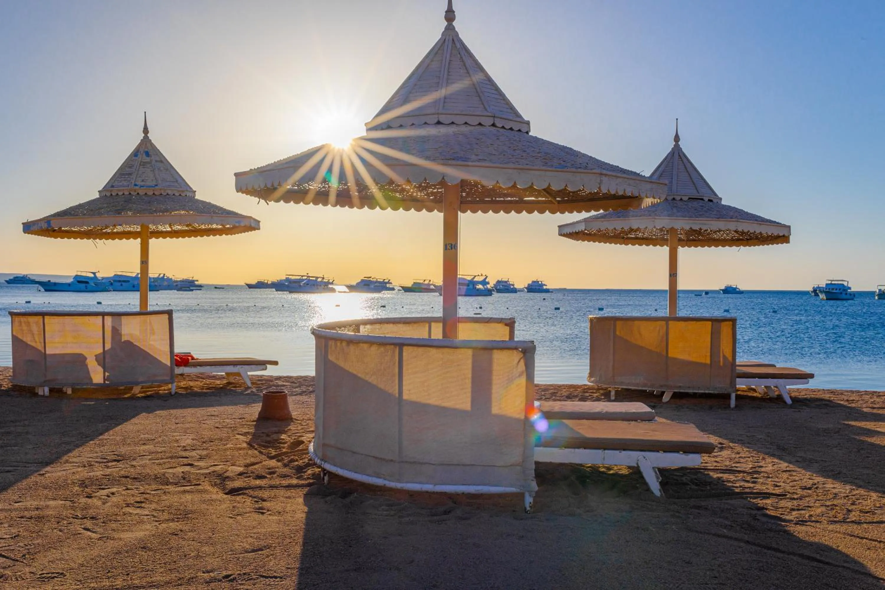 Beach in Grand Palace - Couples only 18 years plus