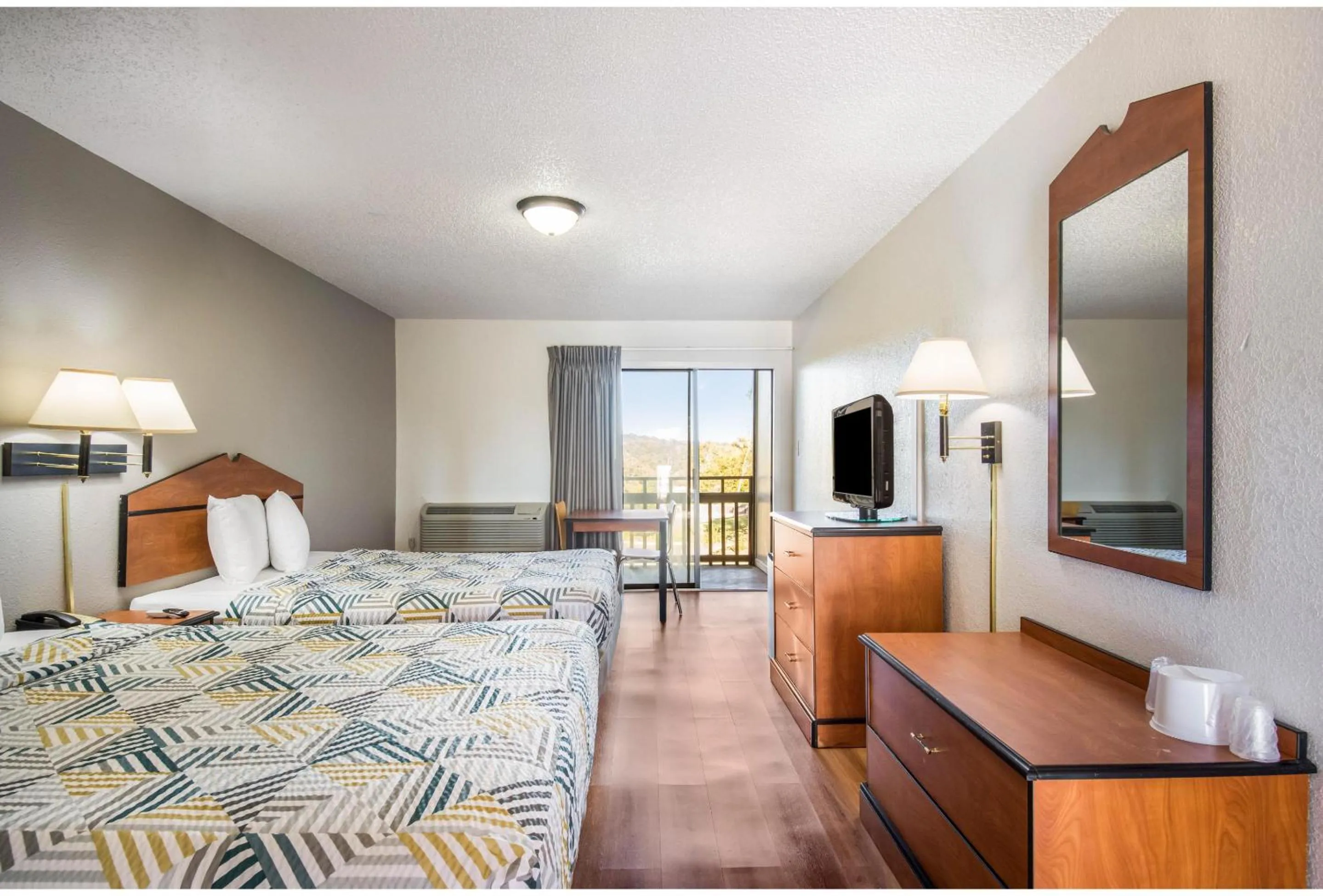 Bedroom, Bed in Motel 6-Hot Springs, AR