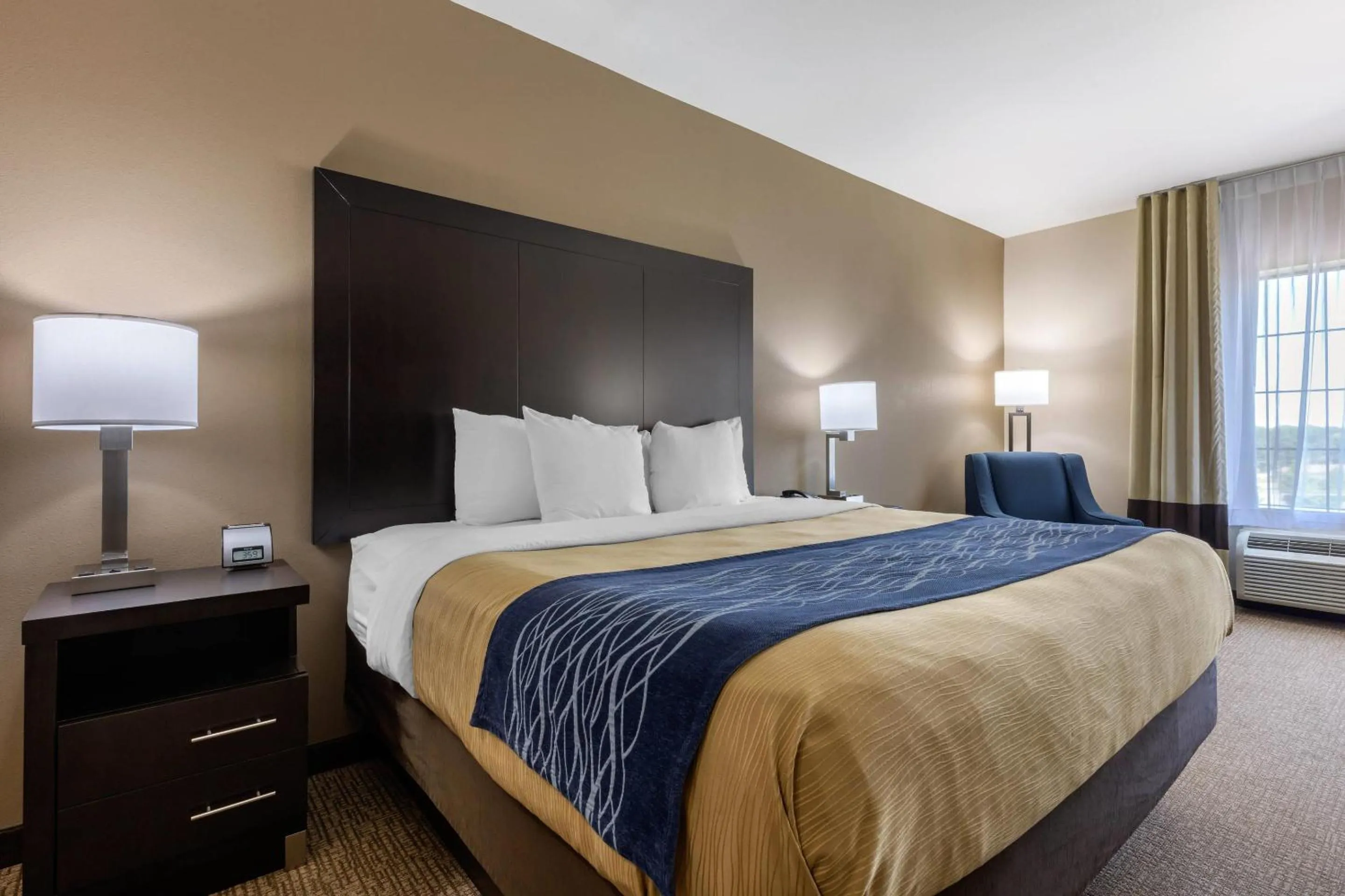 Bedroom, Bed in Comfort Inn & Suites North Little Rock McCain Mall