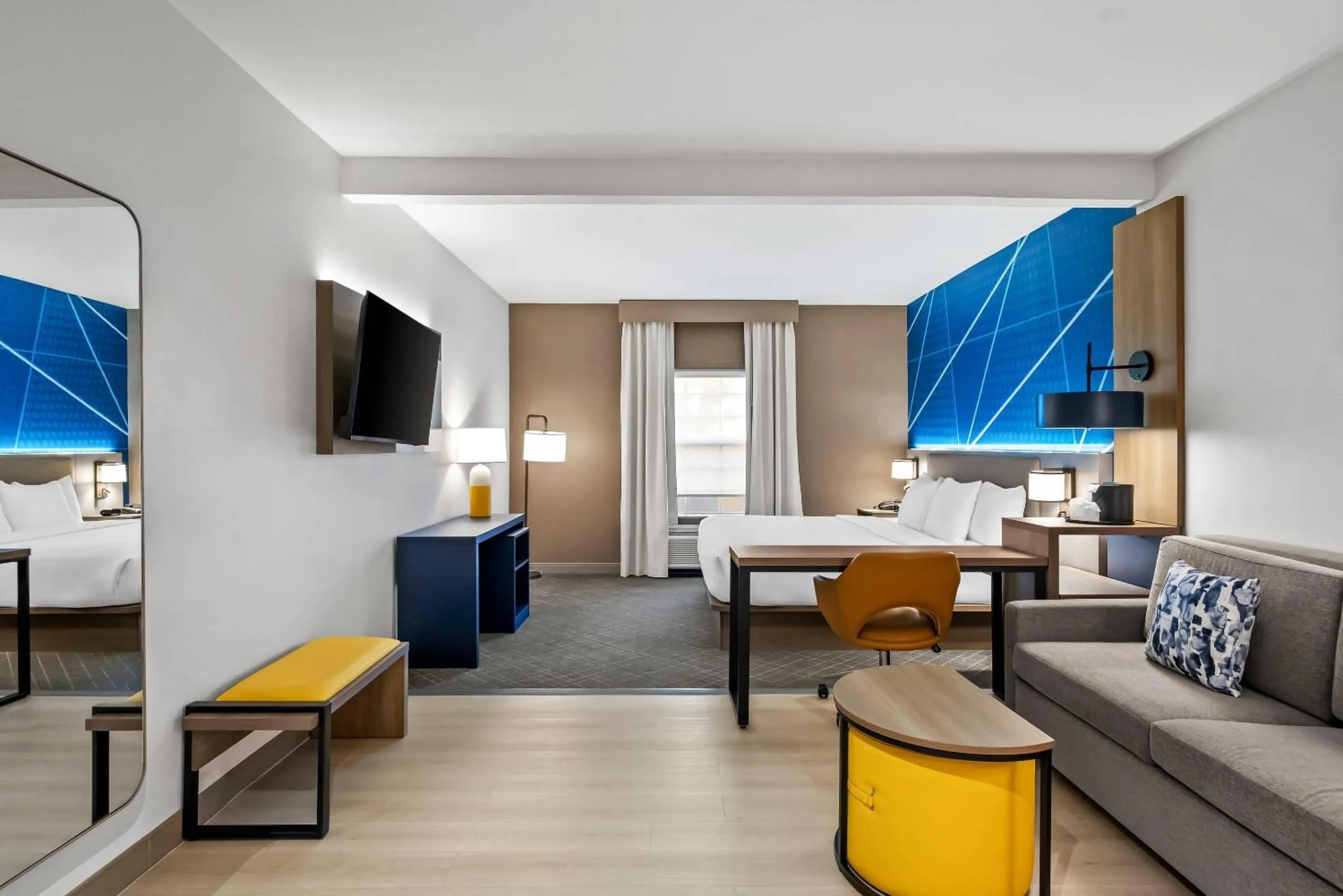 Bedroom, Bed in Comfort Suites Conway