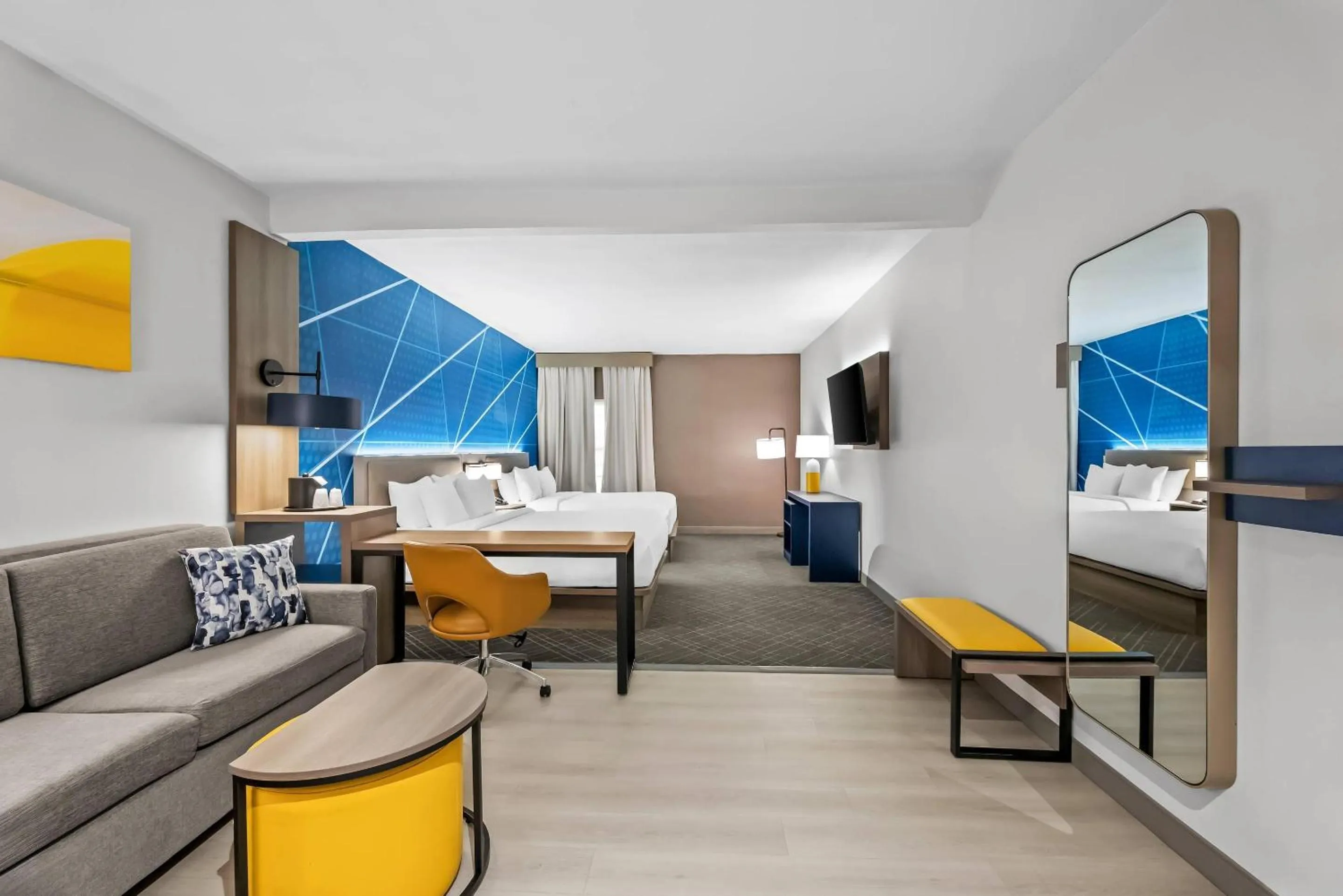 Bedroom, Bed in Comfort Suites Conway