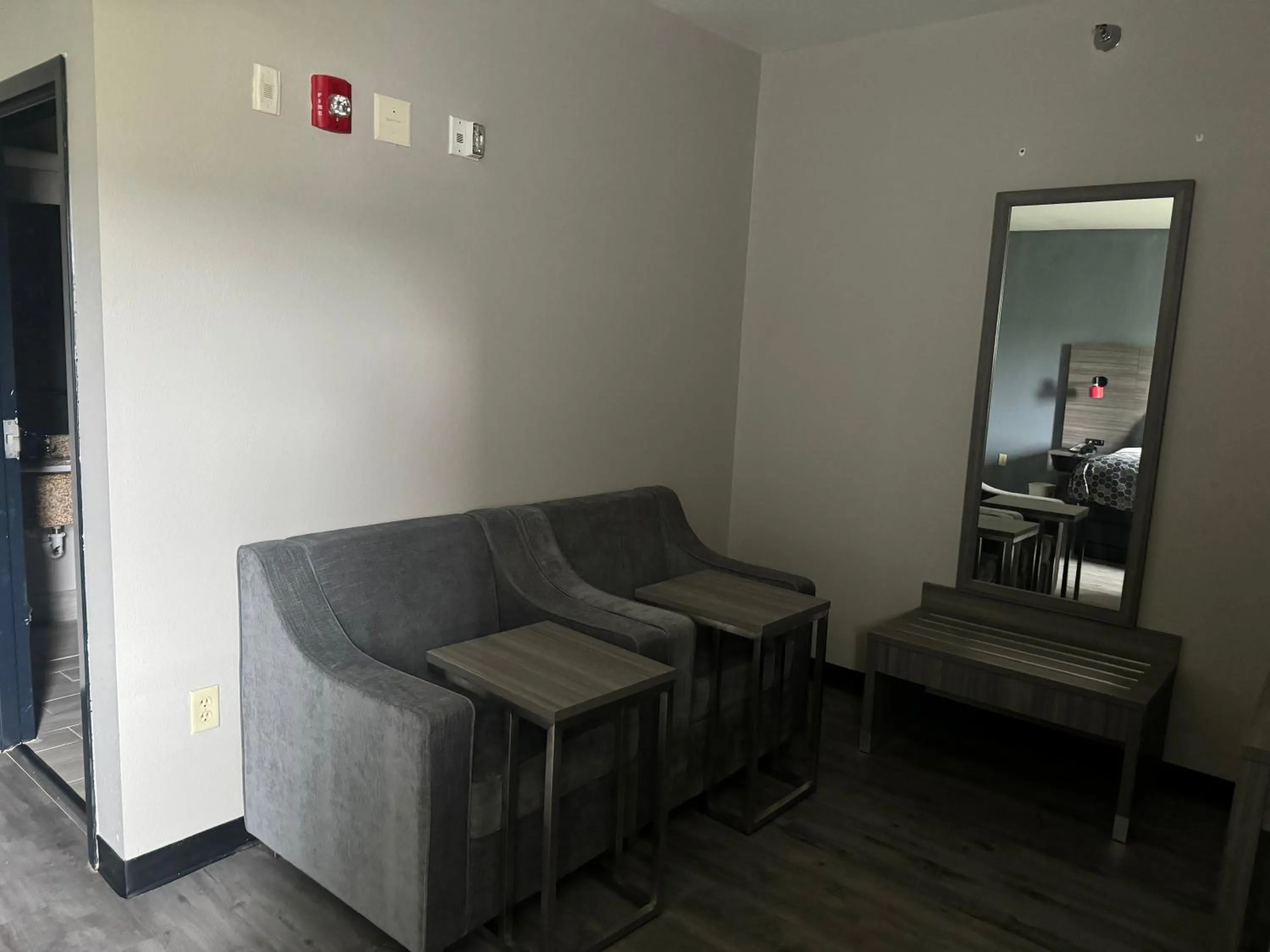 Seating area in Econo Lodge Inn & Suites Pritchard Road North Little Rock