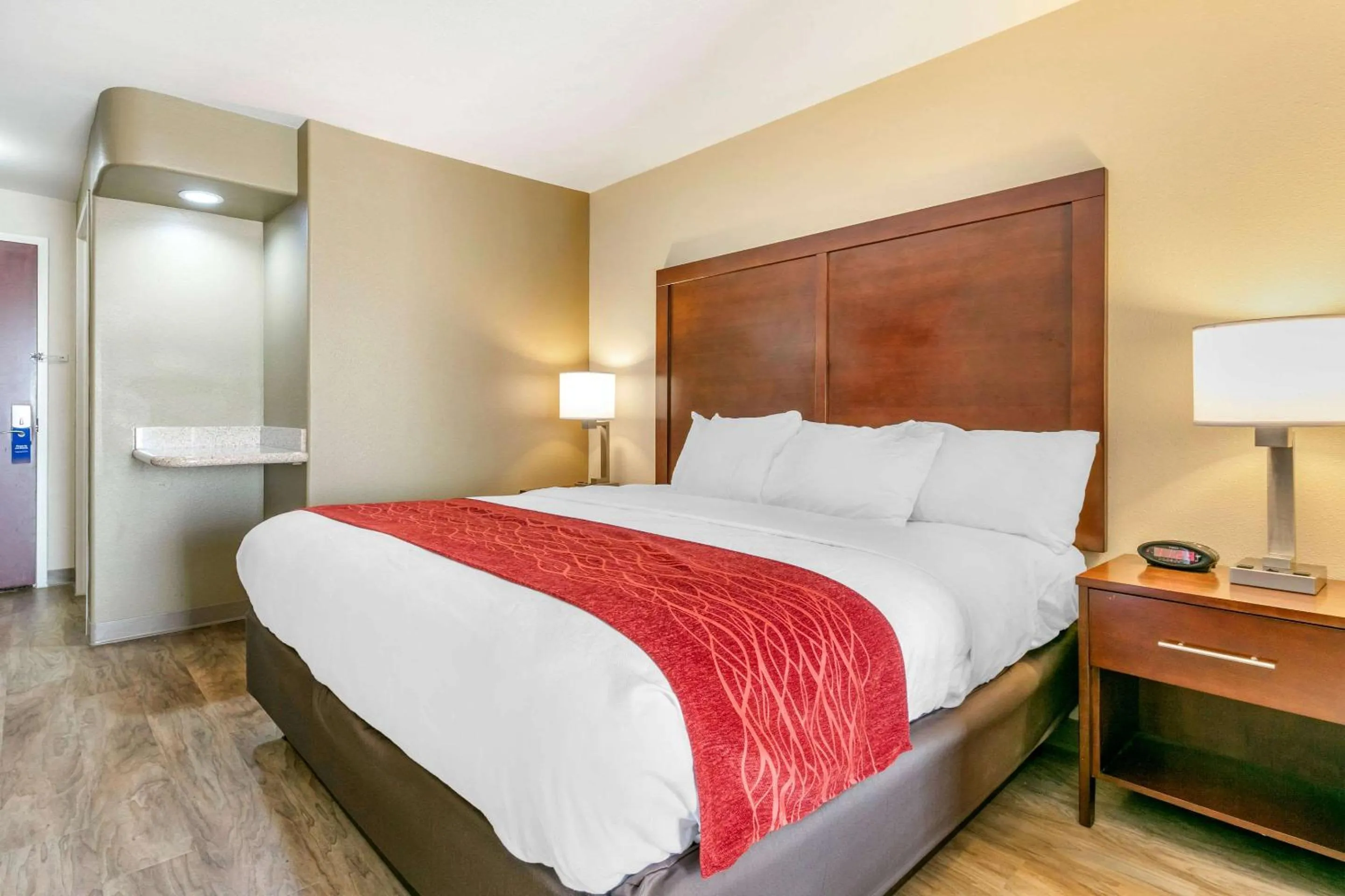Bedroom, Bed in Comfort Inn & Suites Van Buren - Fort Smith