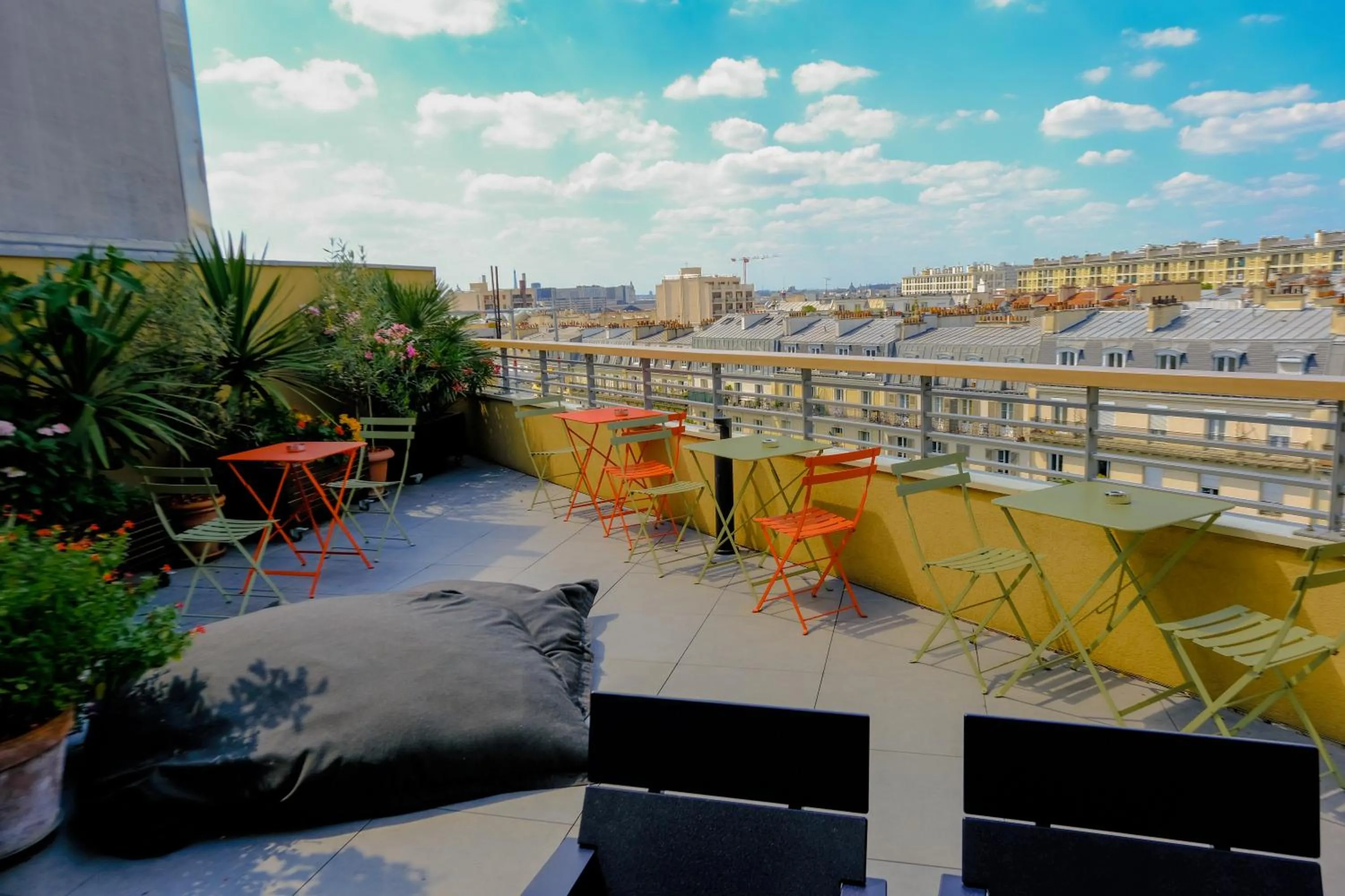 Balcony/Terrace in The People - Paris Bercy