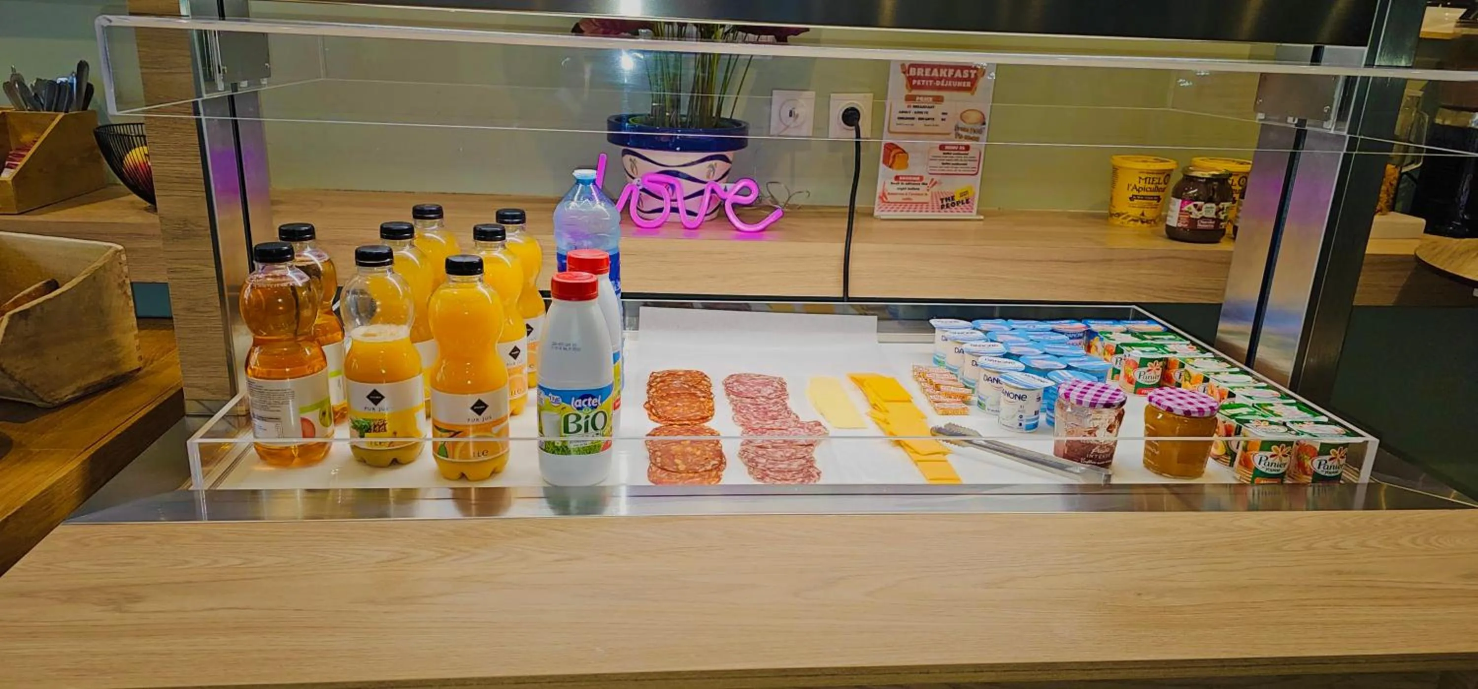 Breakfast in The People - Paris Bercy