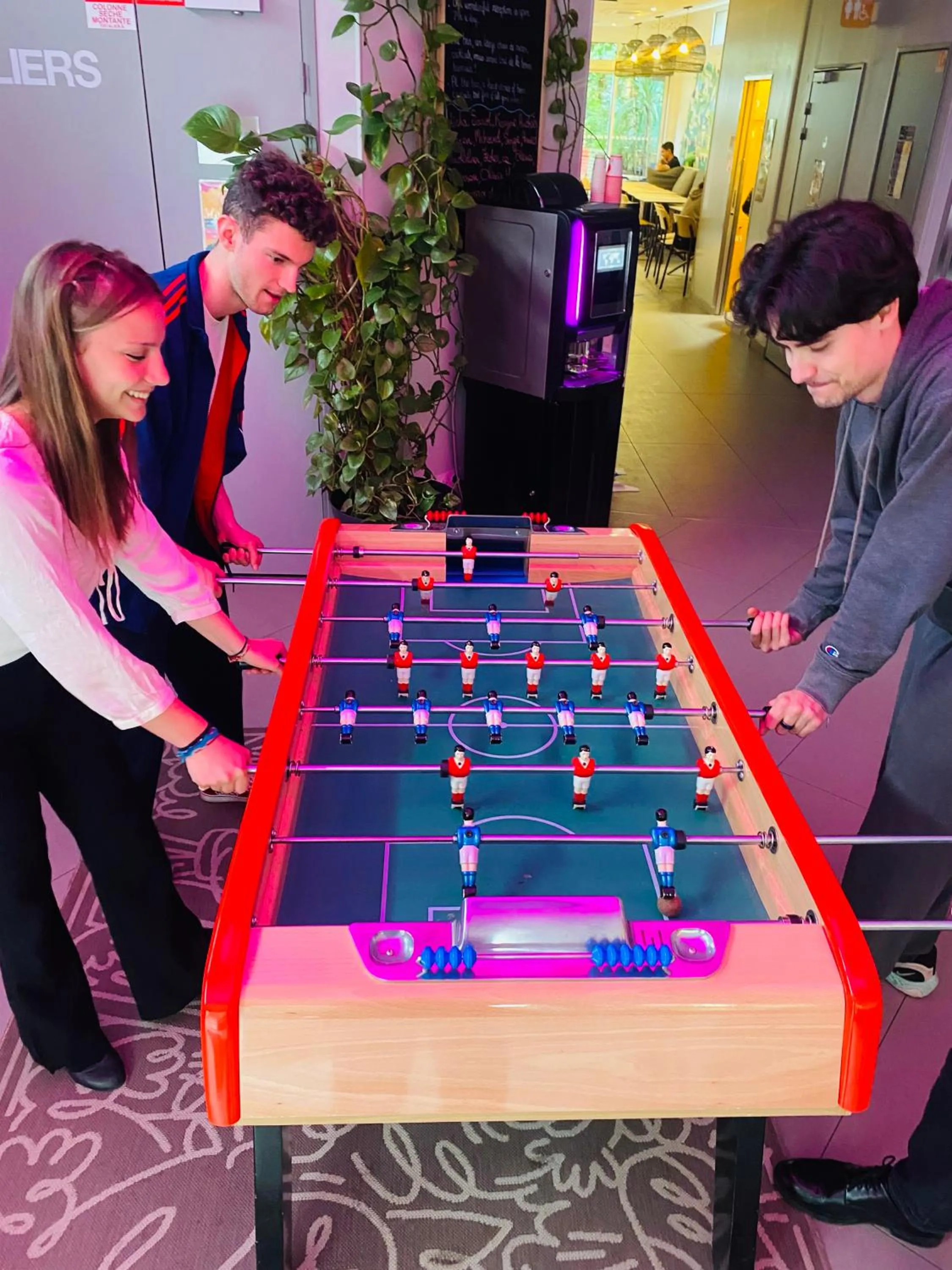 Lounge or bar in The People - Paris Bercy