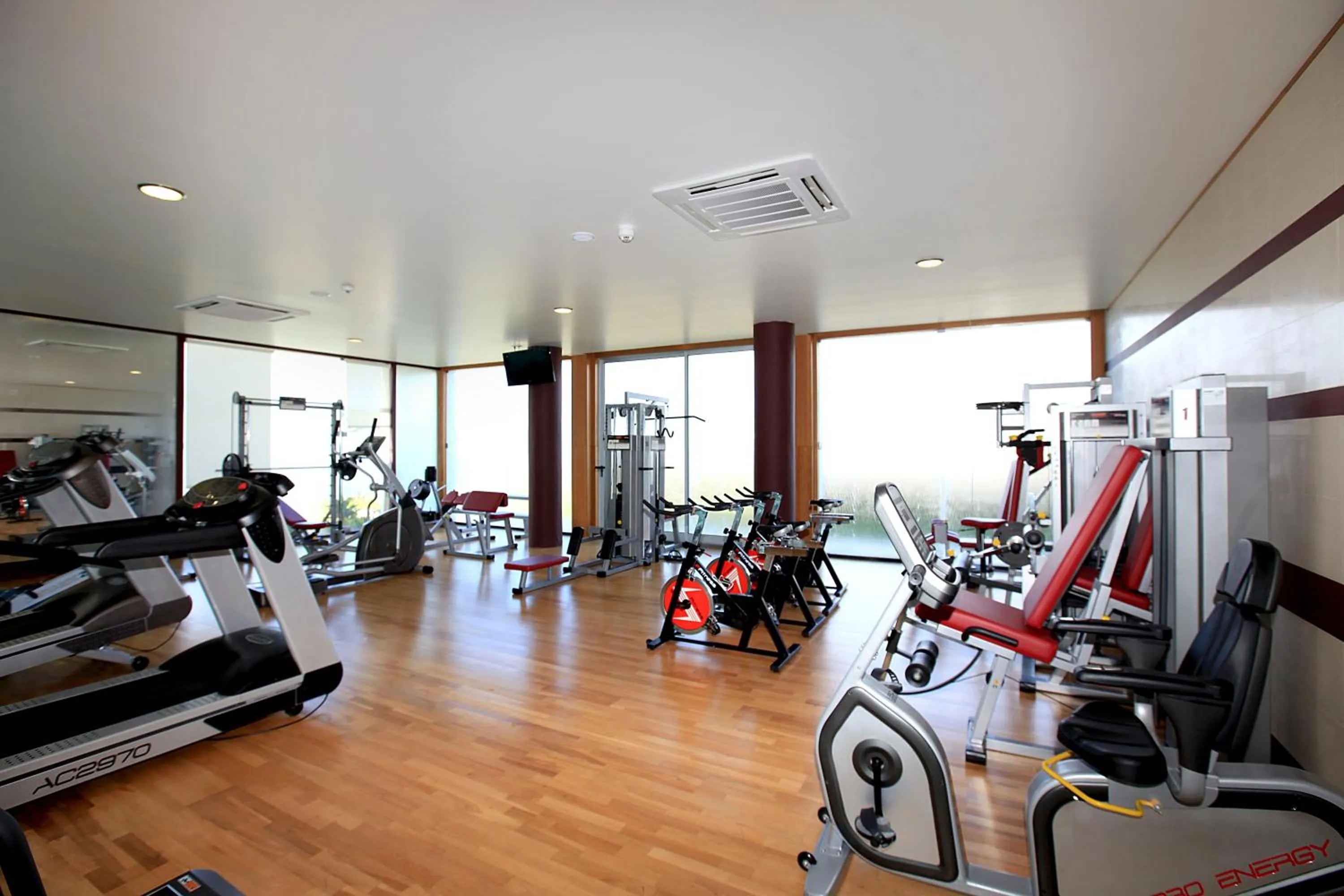 Fitness centre/facilities in Hotel Vale Do Navio