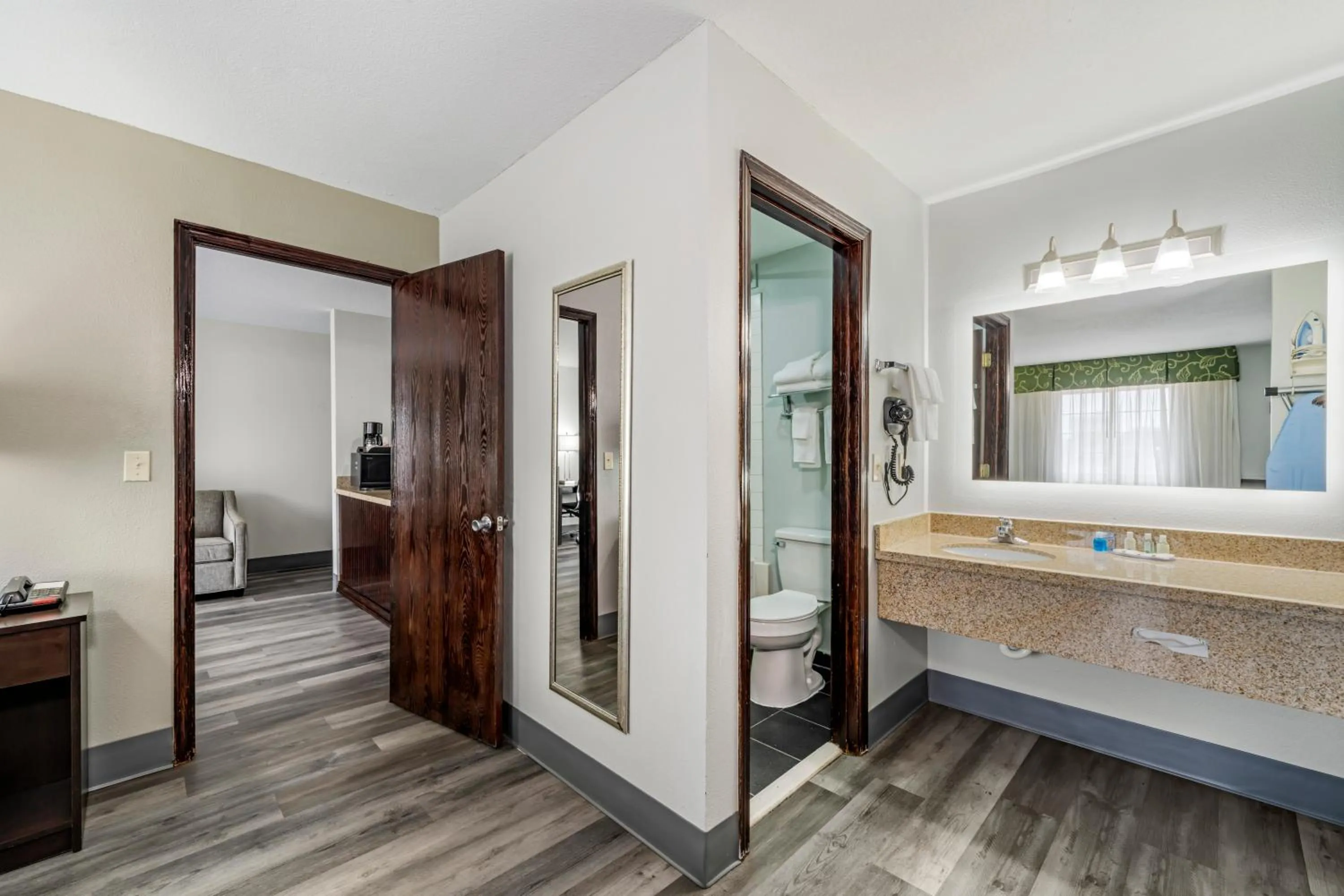 Bed in Quality Inn Siloam Springs West