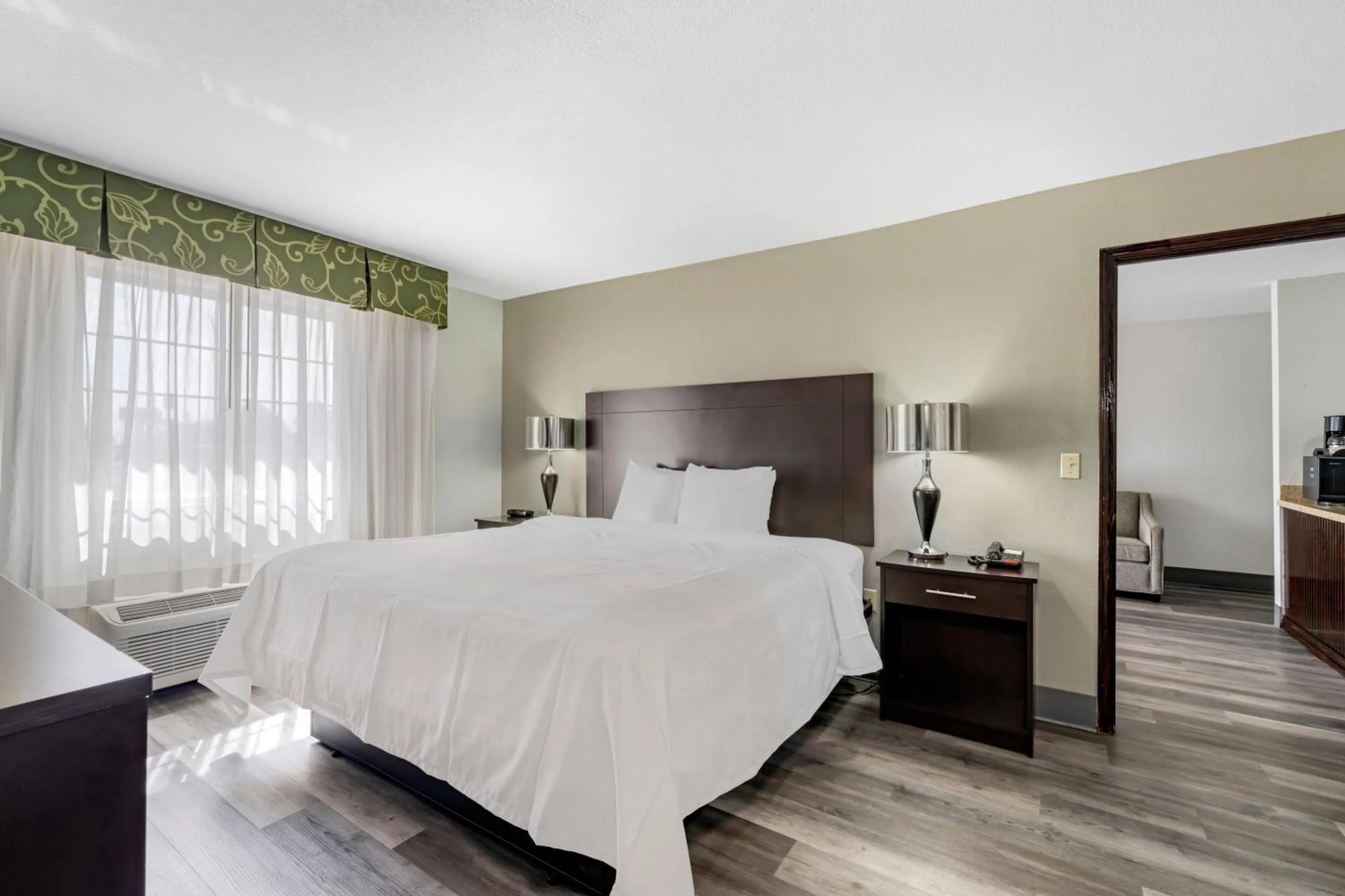 Bed in Quality Inn Siloam Springs West