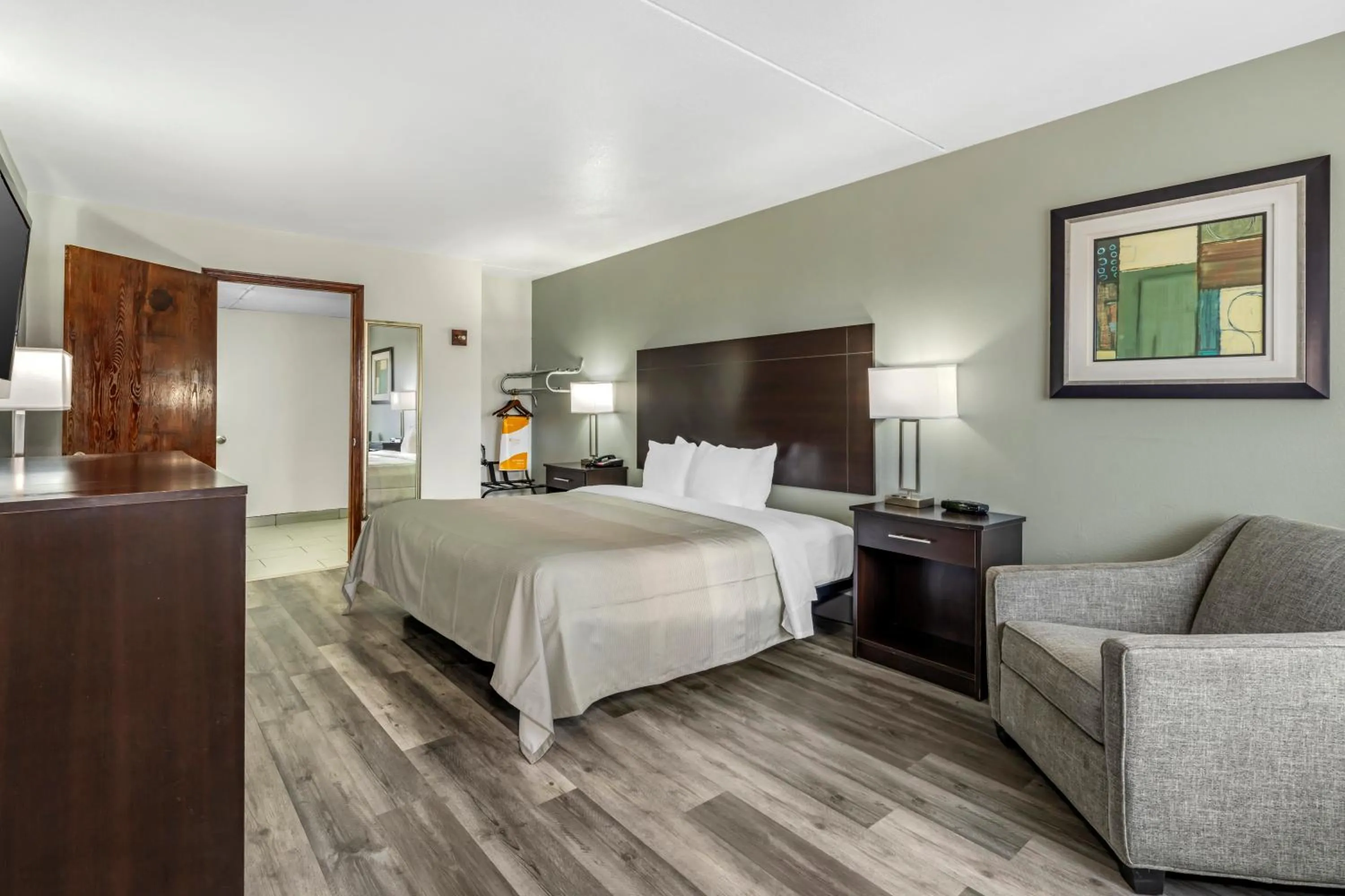 Bed in Quality Inn Siloam Springs West