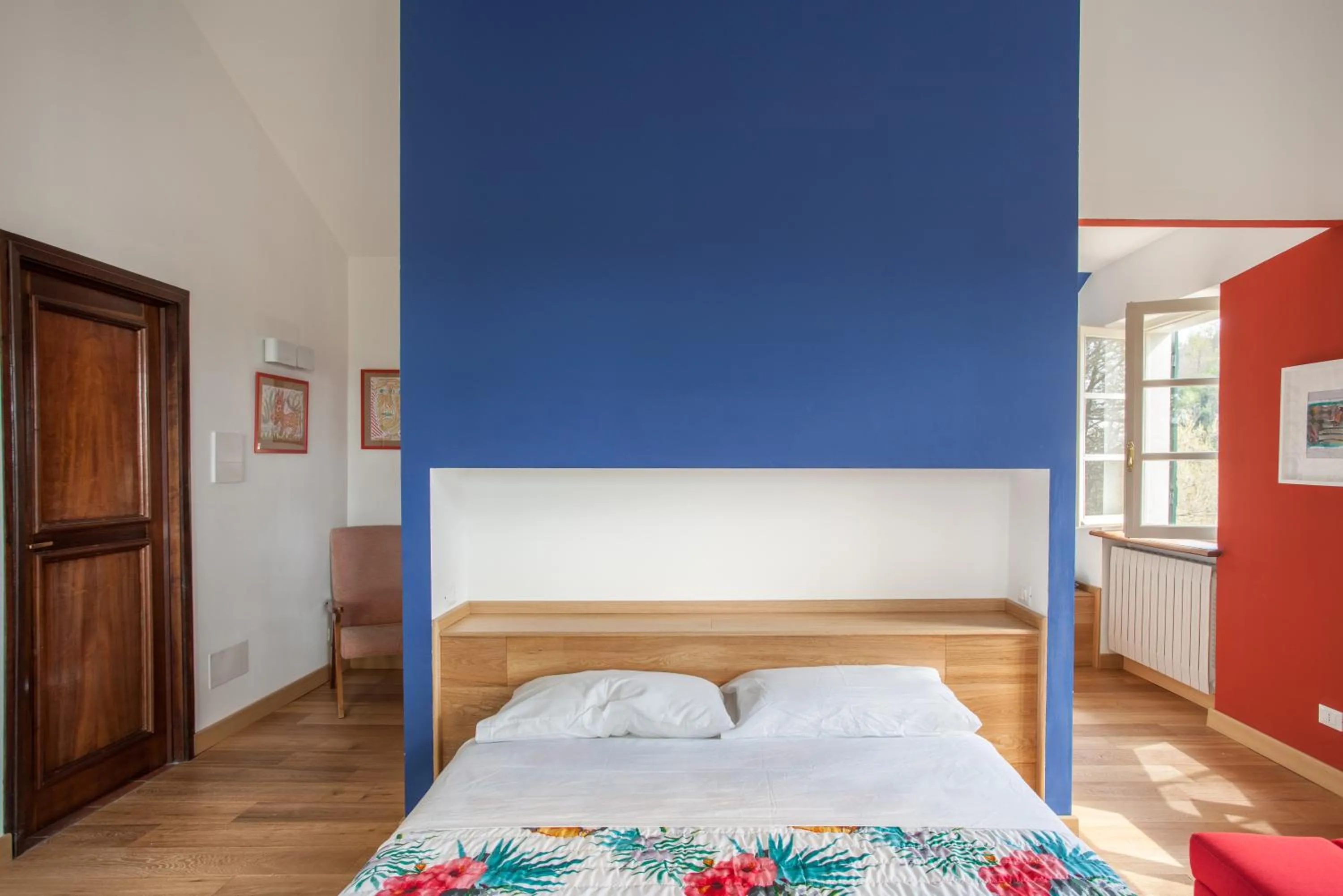 Photo of the whole room, Bed in AMERICA NEI BOSCHI B&B