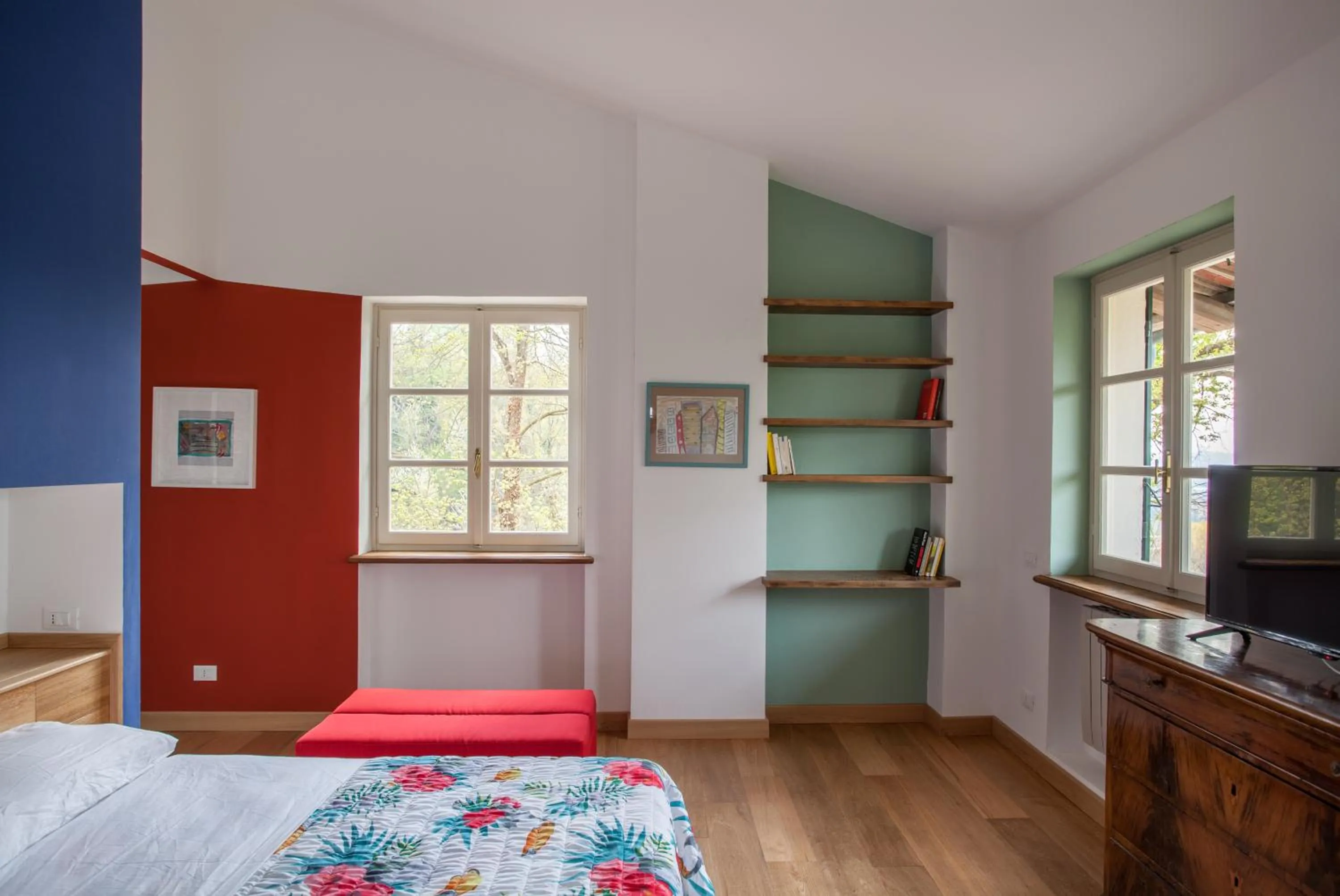 Photo of the whole room, Bed in AMERICA NEI BOSCHI B&B