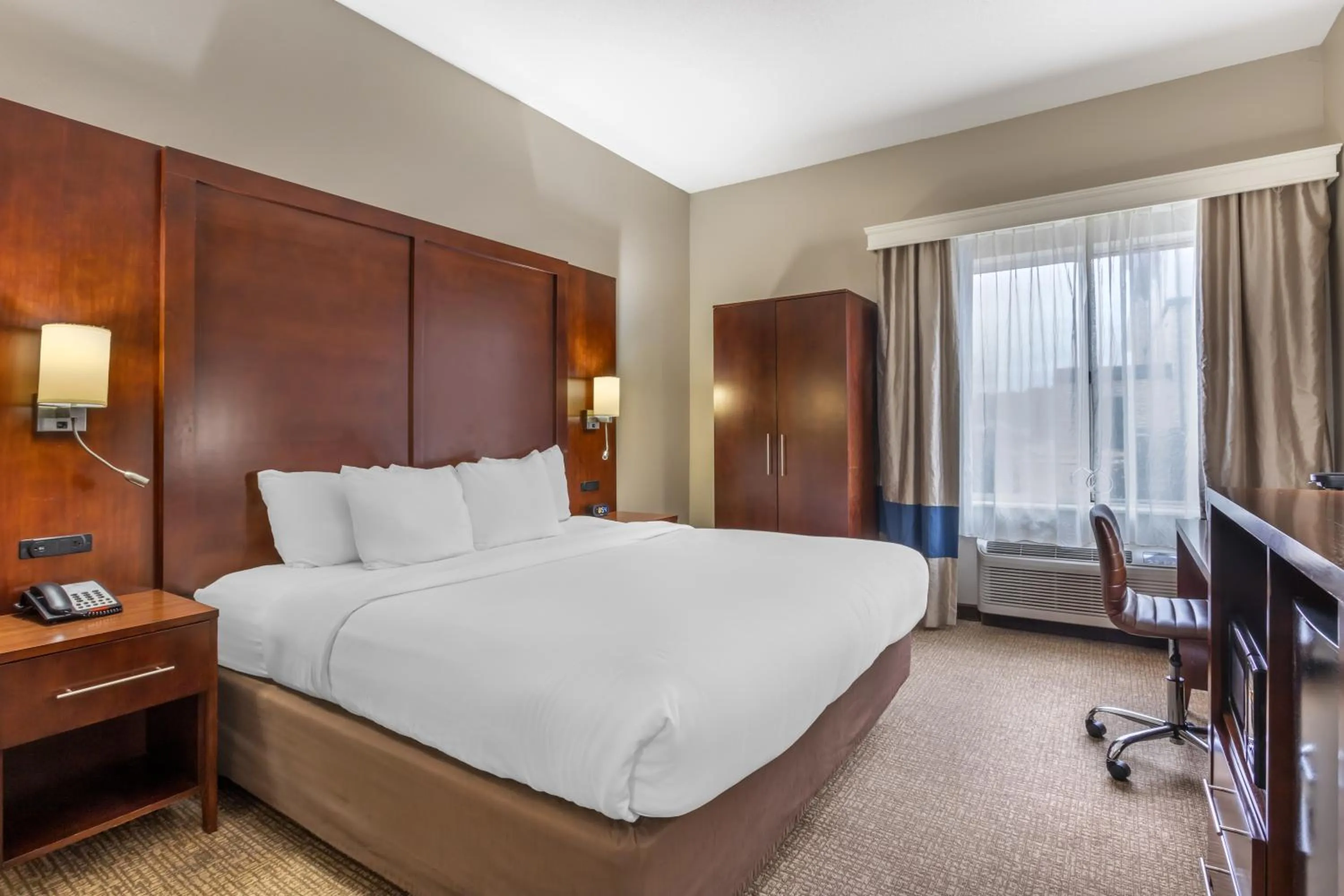 Bed in Comfort Inn & Suites Conway