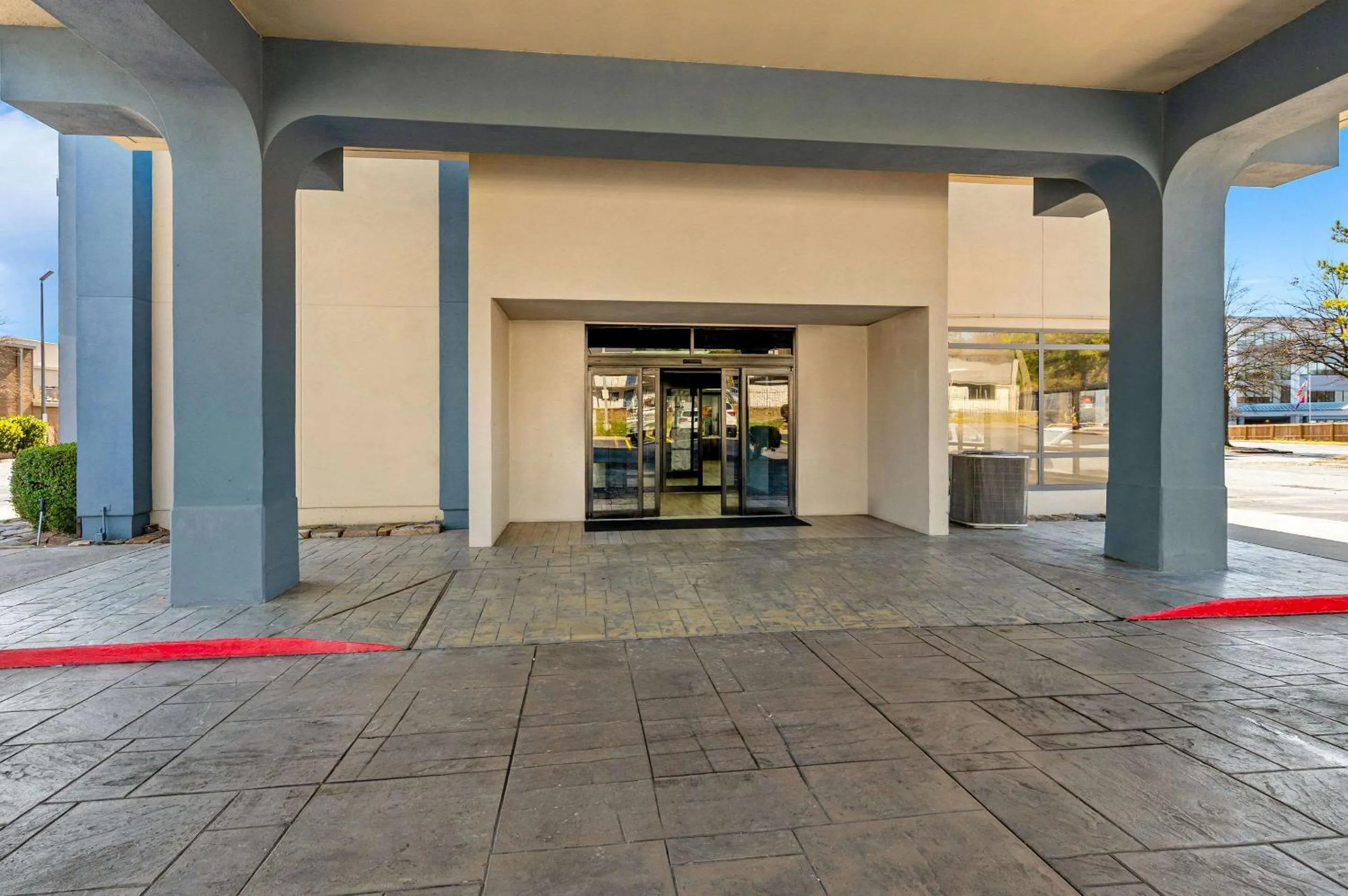 Property building in Quality Inn & Suites North Little Rock