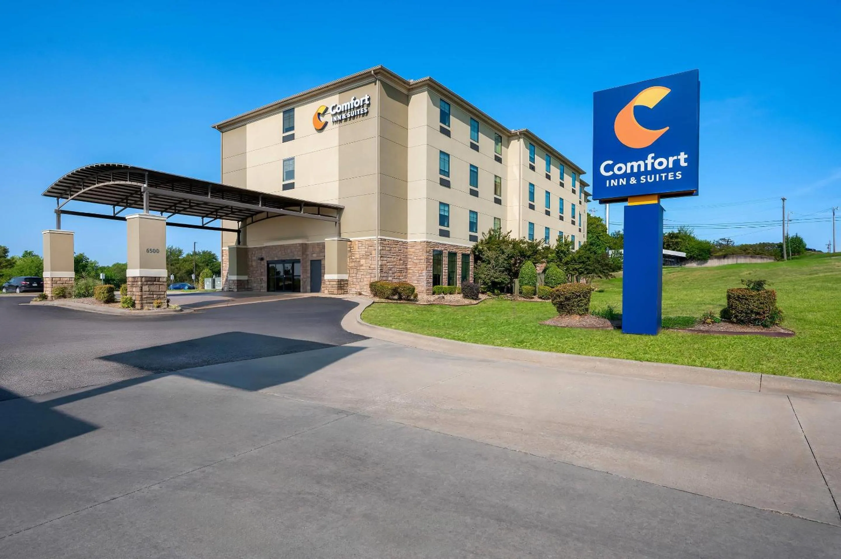 Property building in Comfort Inn & Suites Fort Smith I-540