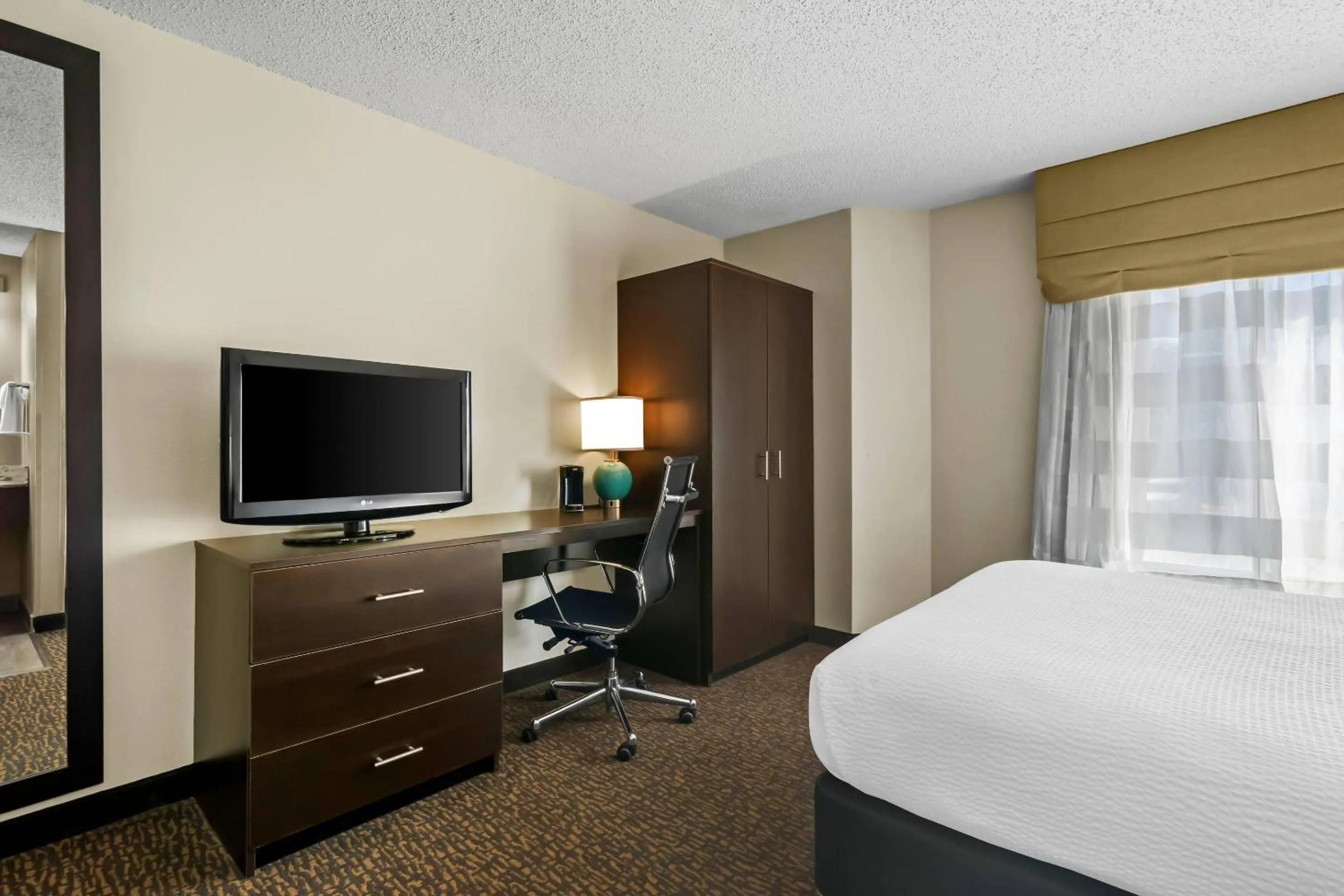 Bedroom, Bed in Sleep Inn Fayetteville North