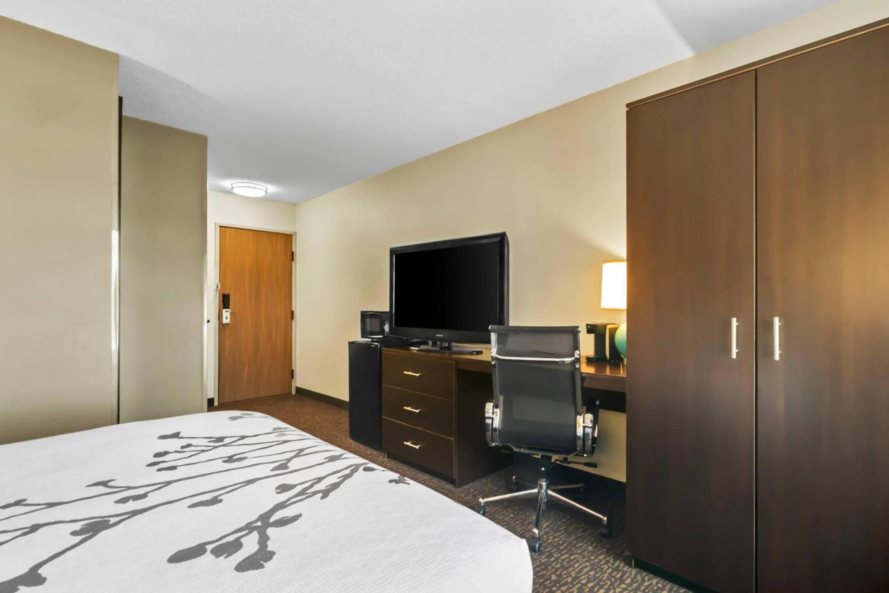 Bedroom, Bed in Sleep Inn Fayetteville North