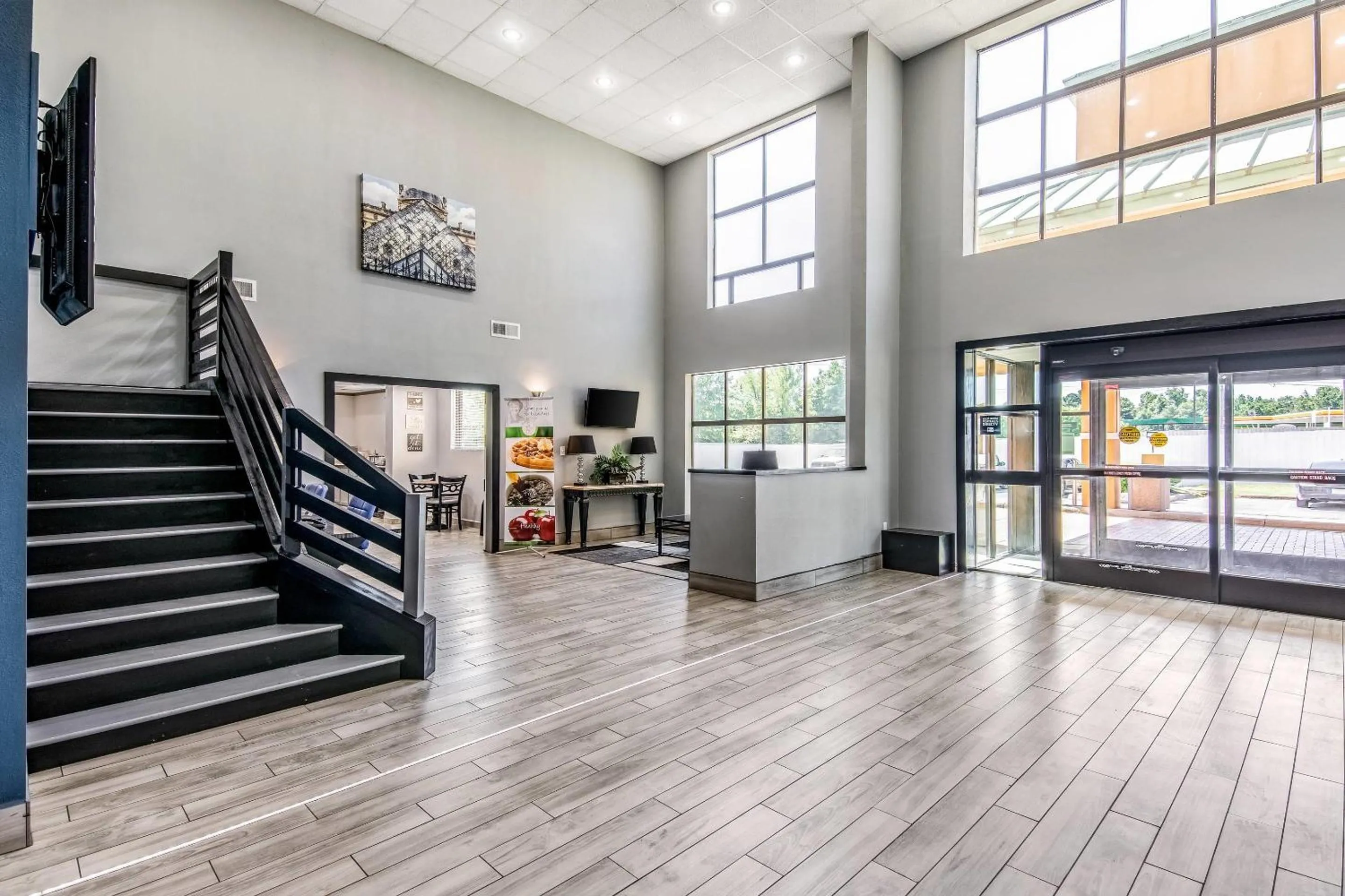 Lobby or reception in Quality Suites Maumelle - Little Rock Northwest