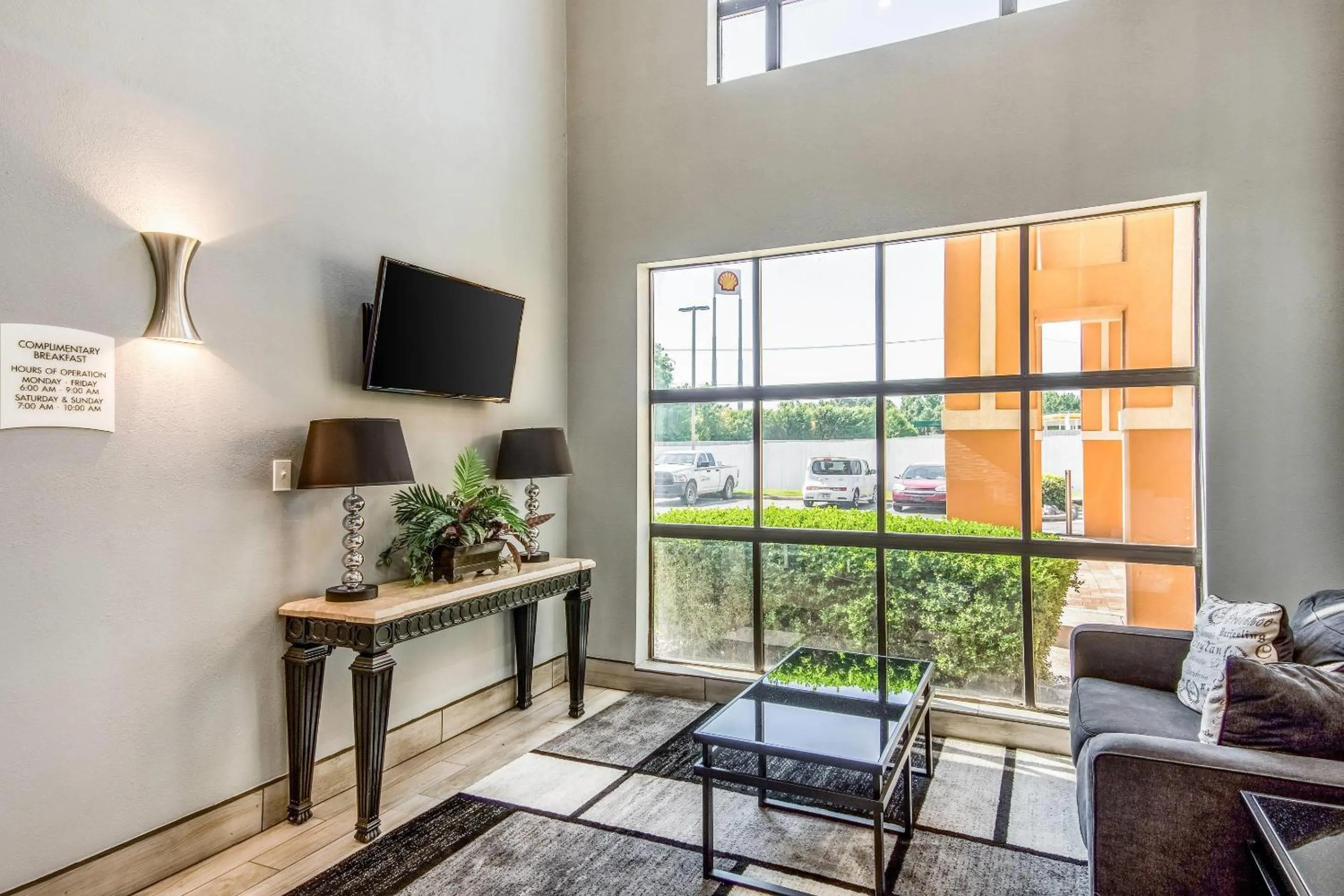 Lobby or reception in Quality Suites Maumelle - Little Rock Northwest