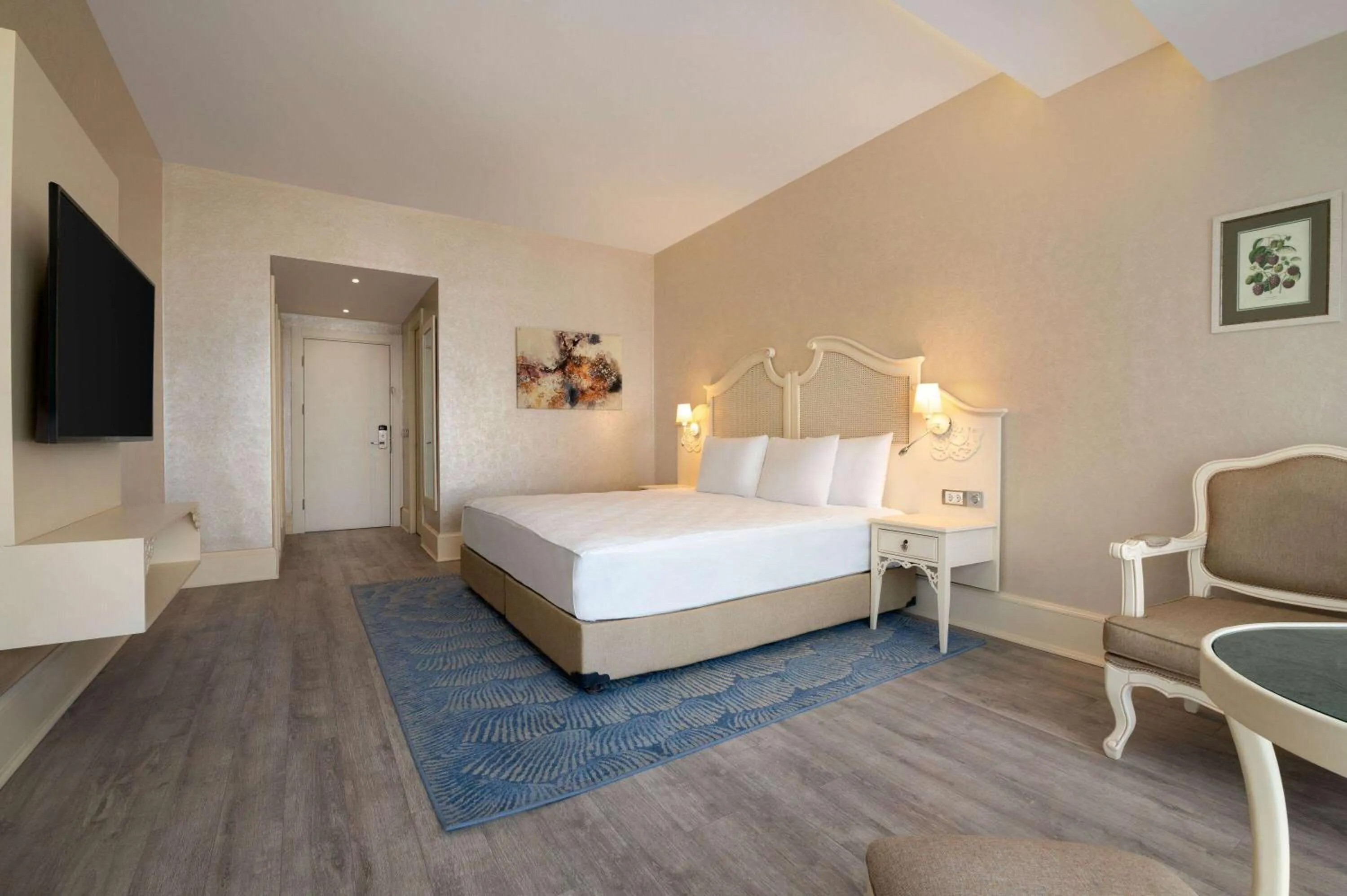 Photo of the whole room, Bed in Dolce by Wyndham Cesme Alacati