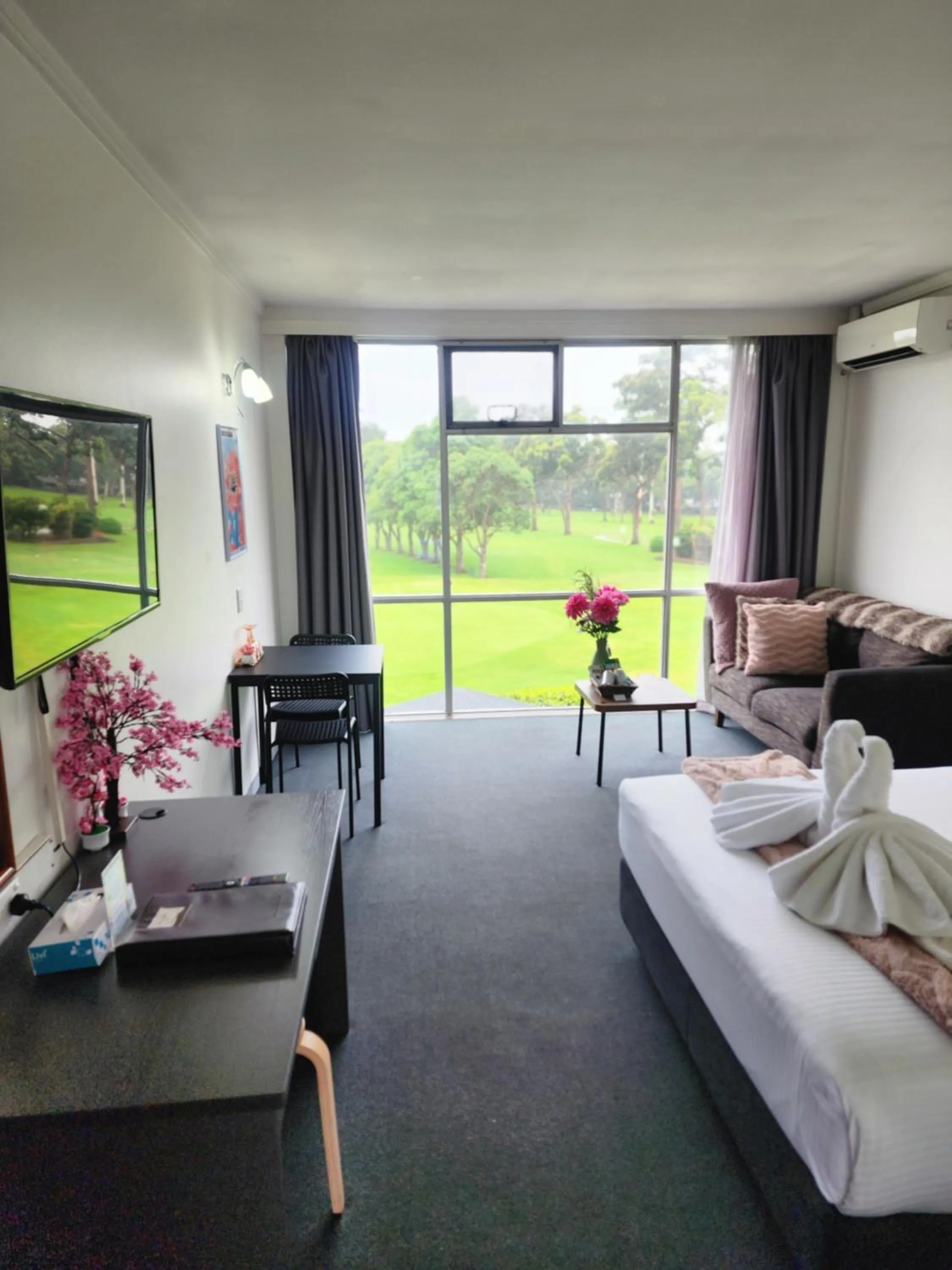 Bed in The Select Inn Ryde