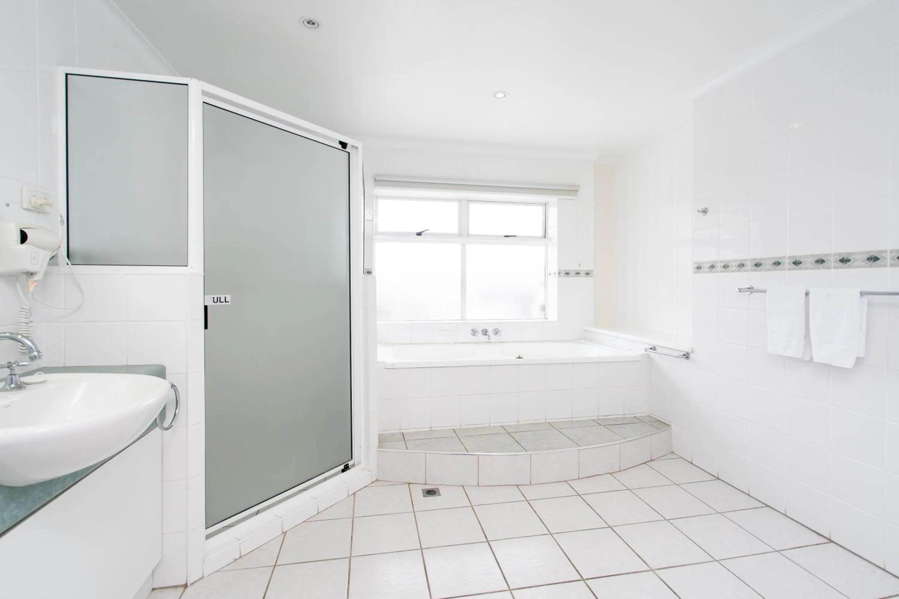 Bath in The Marco Polo