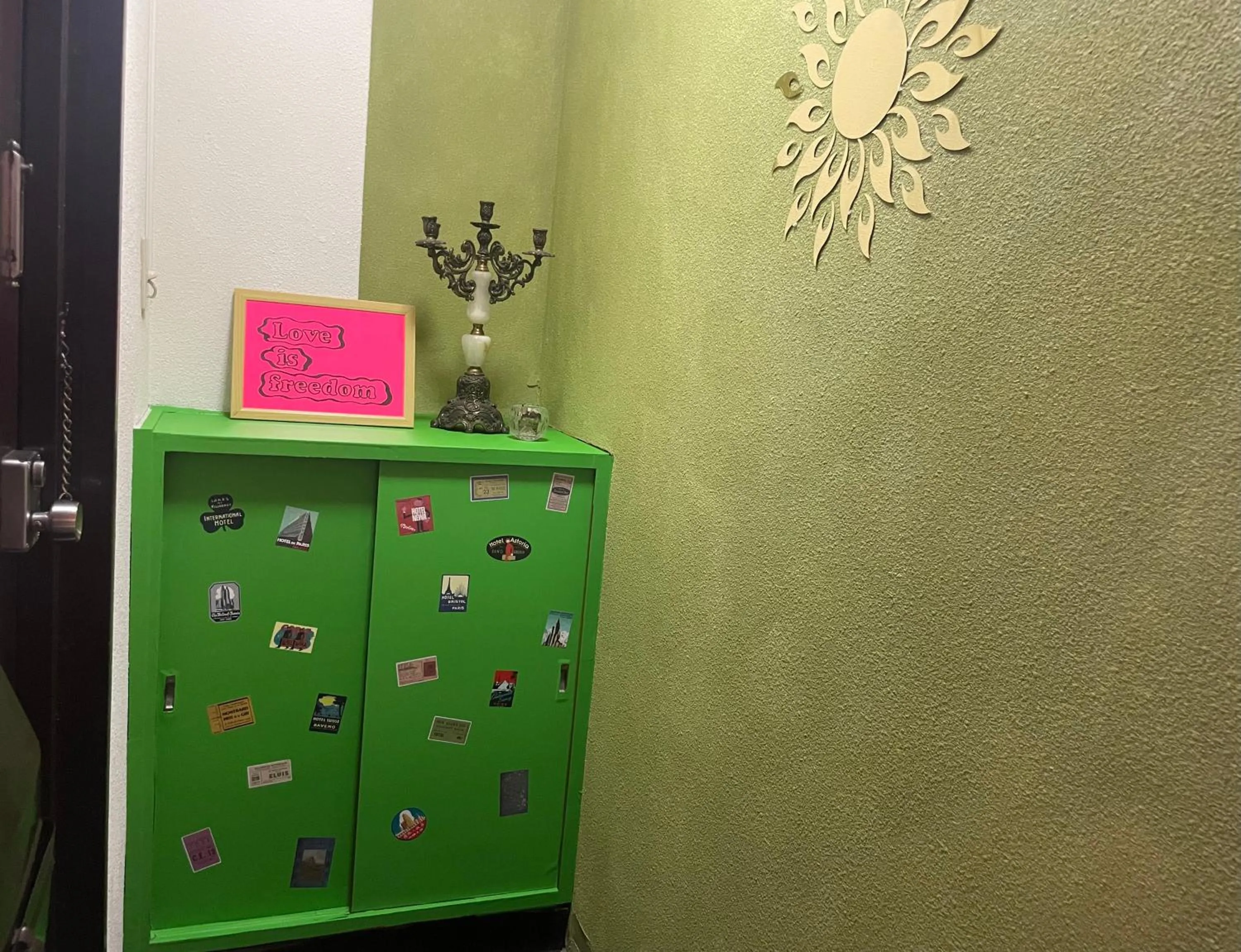 Facade/entrance in 777 Takamatsu Guest House